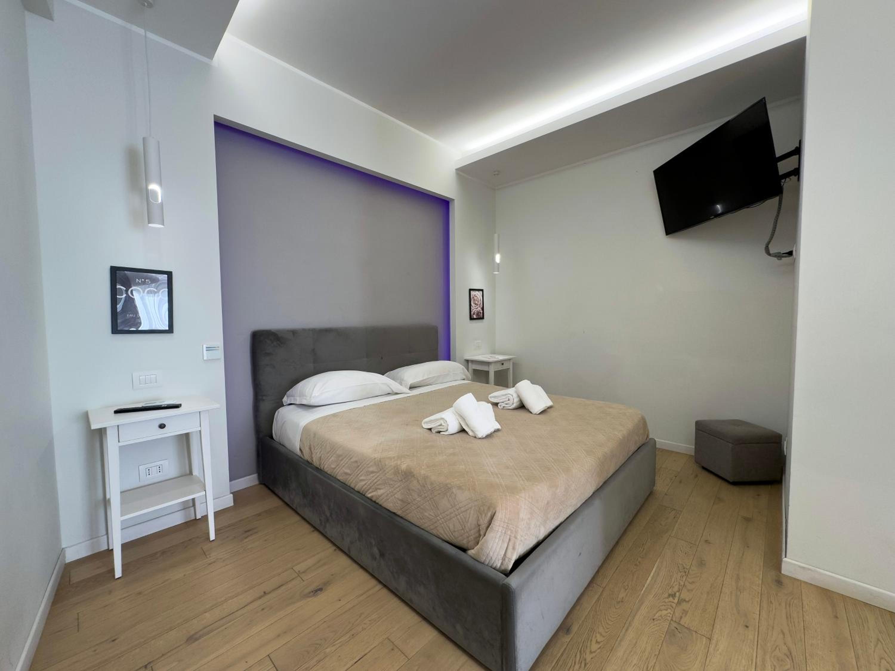 Suite with Hot Tub