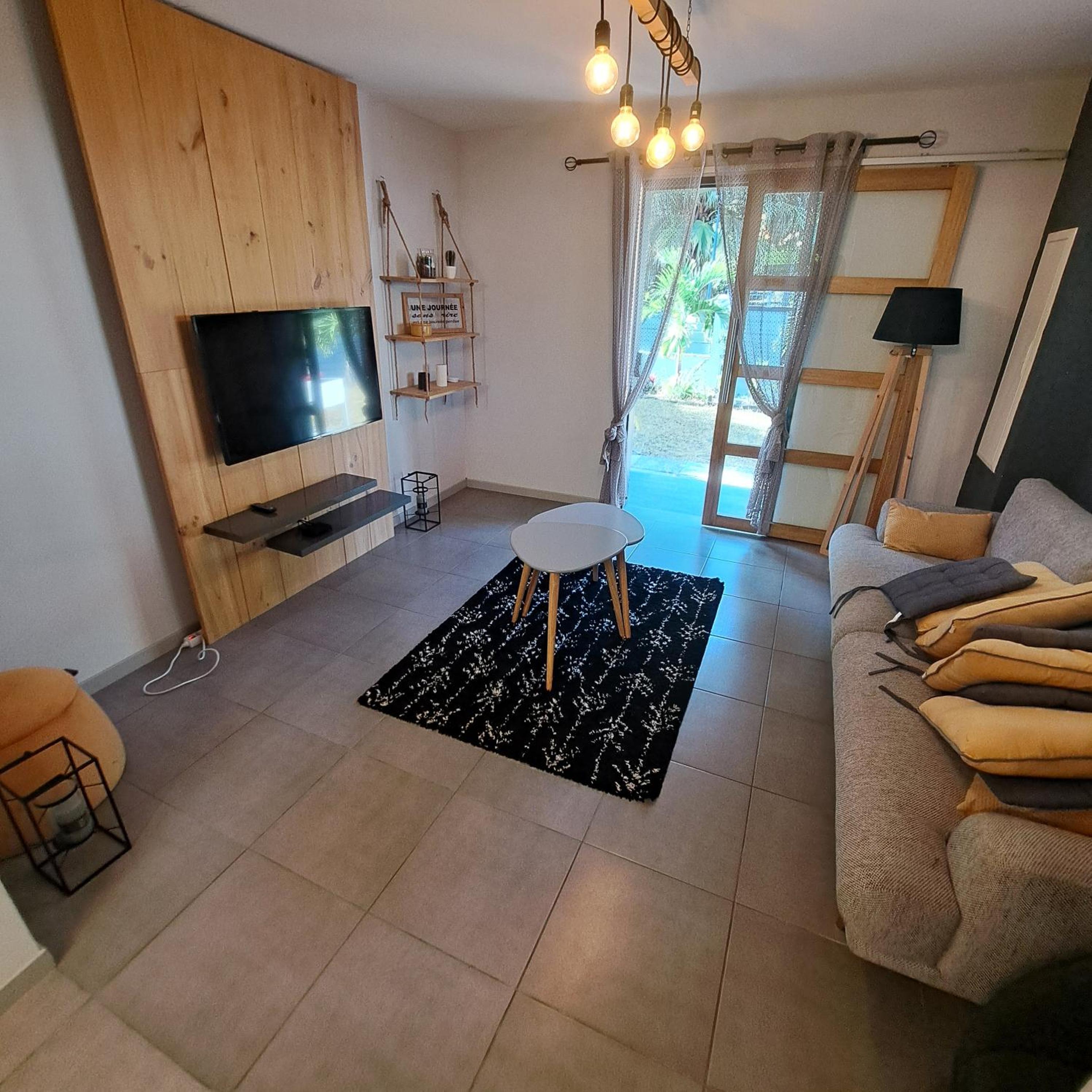 Villa photo 2