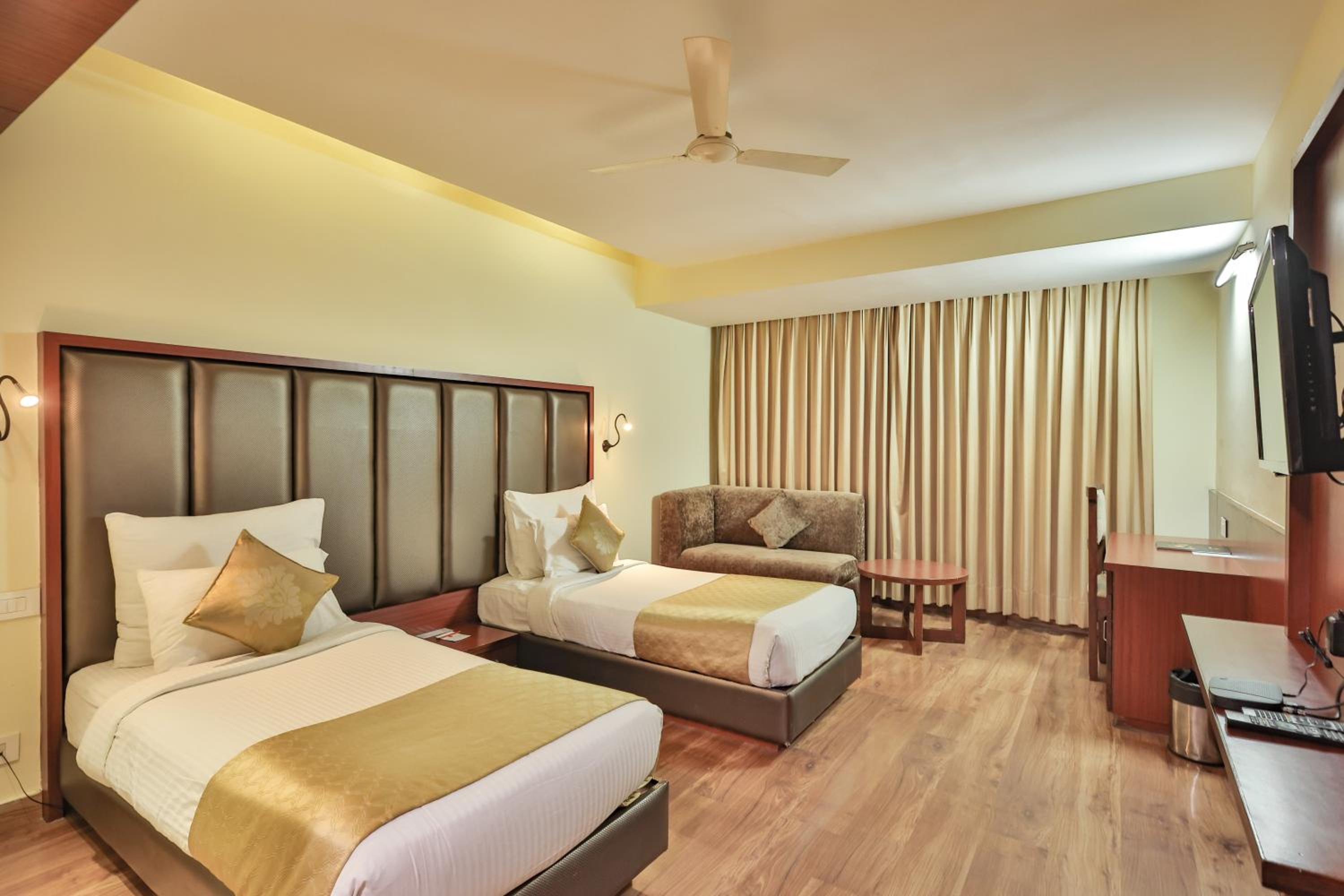 Deluxe Twin Room photo 2