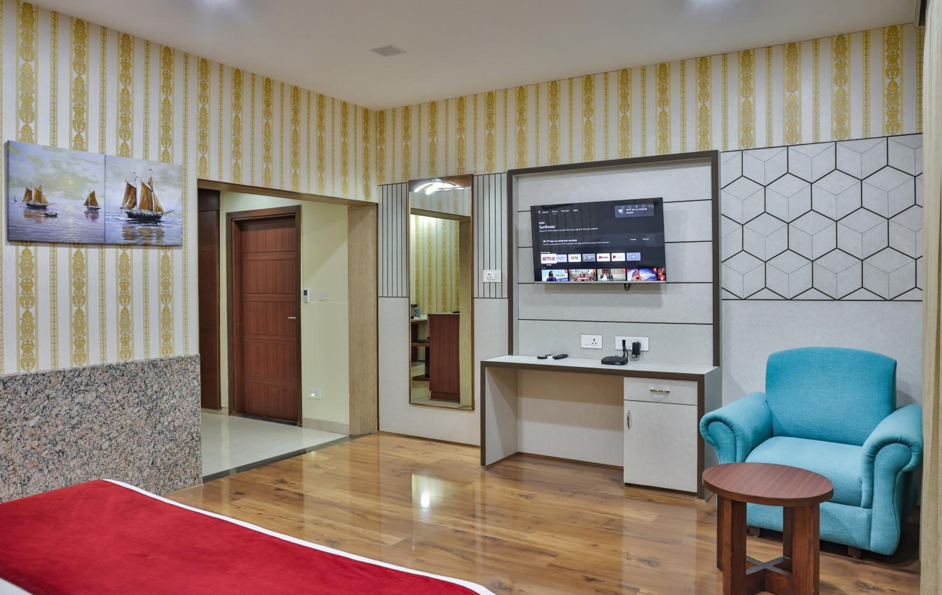 Family Room photo 2