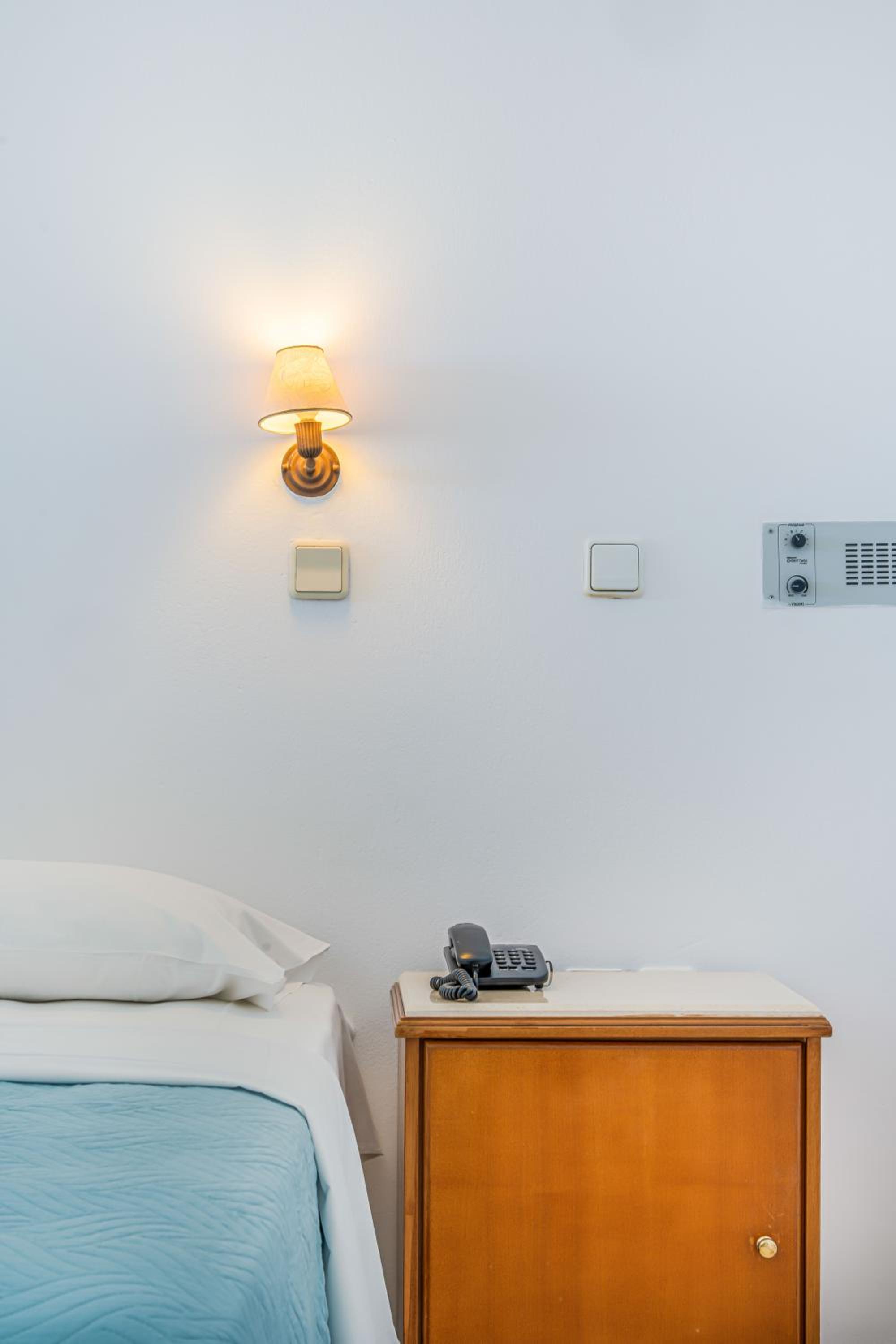 Standard Triple Room with Sea View