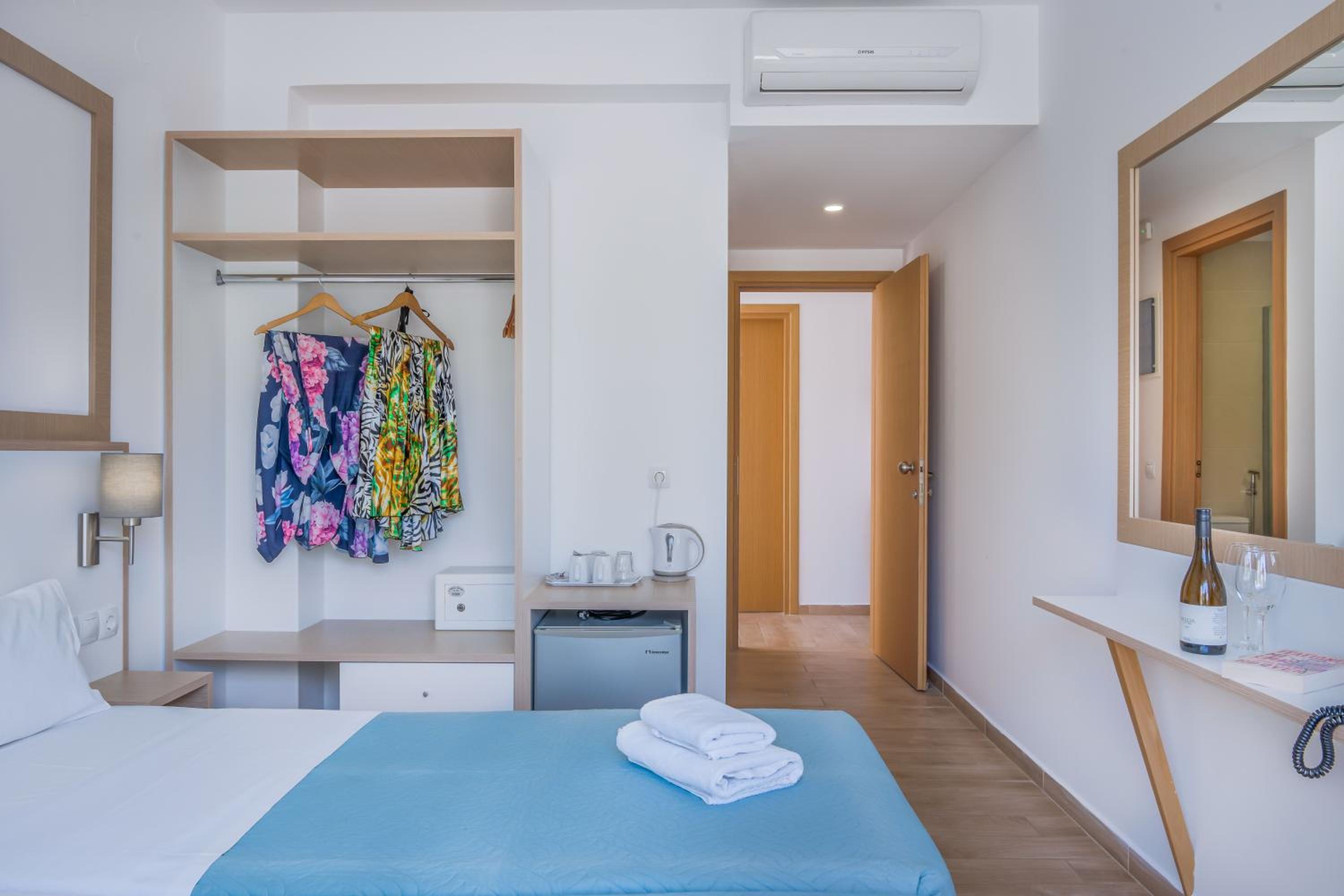 Superior Double or Twin Room photo 3