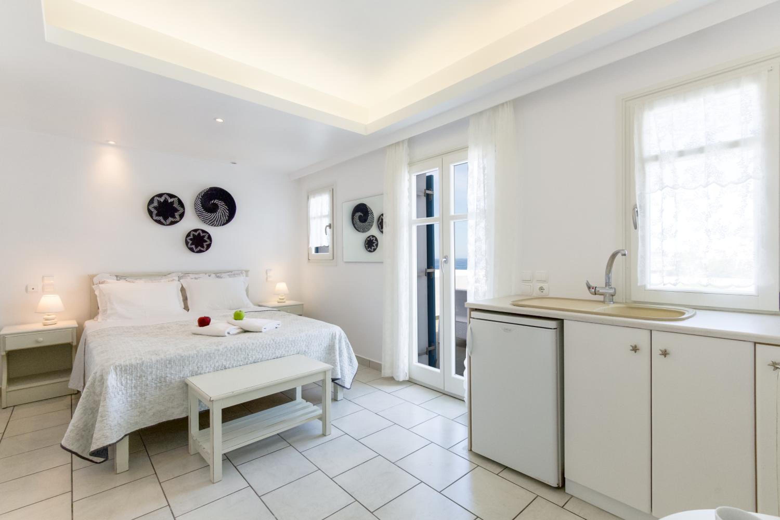 Superior Double Room with Patio - Photo 16