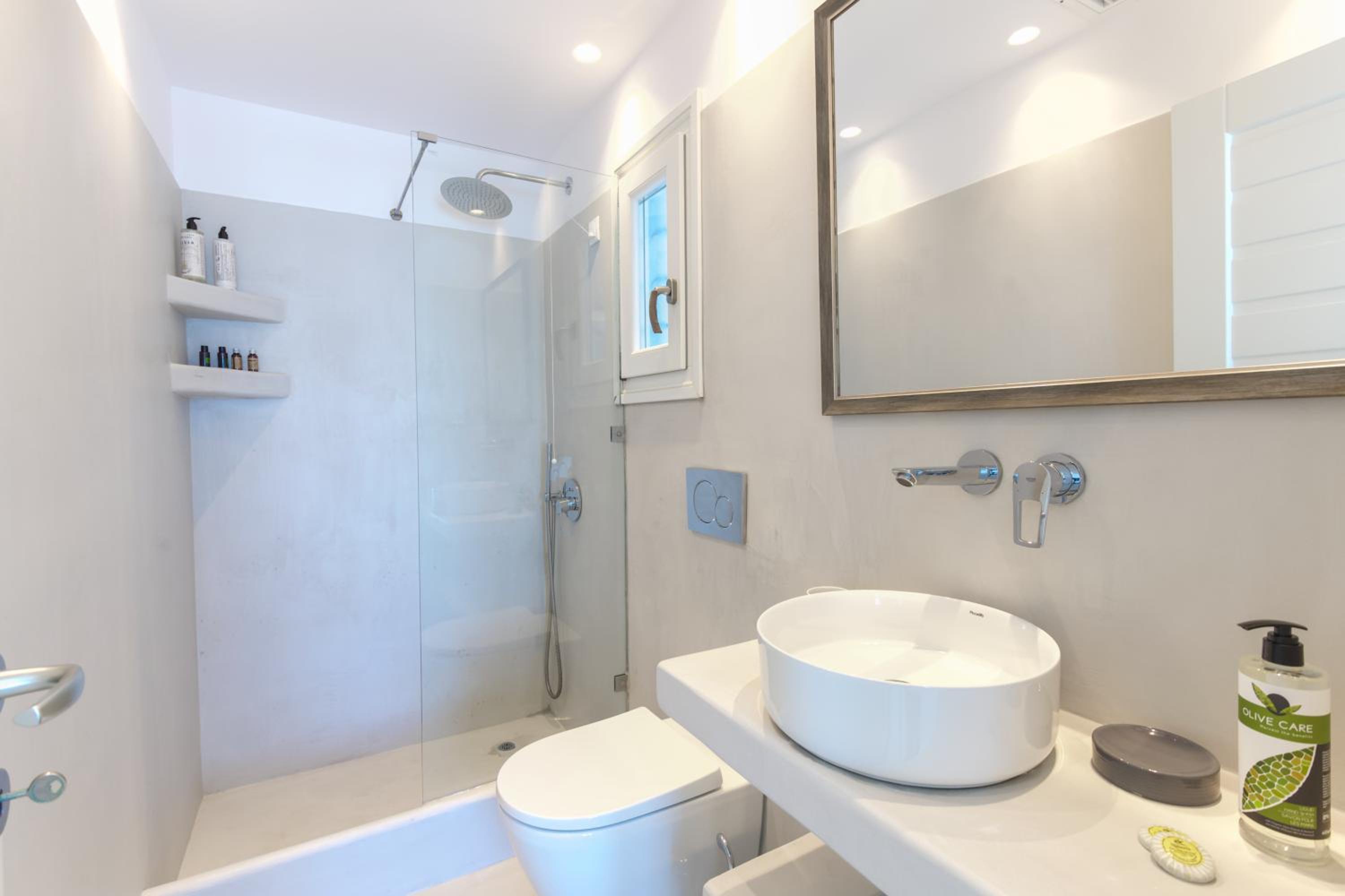 Superior Double Room with Patio - Photo 17