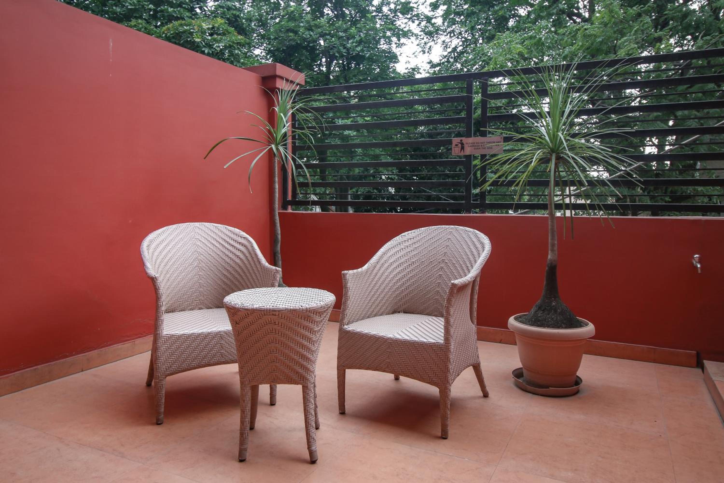 Deluxe Double Room with Balcony photo 2