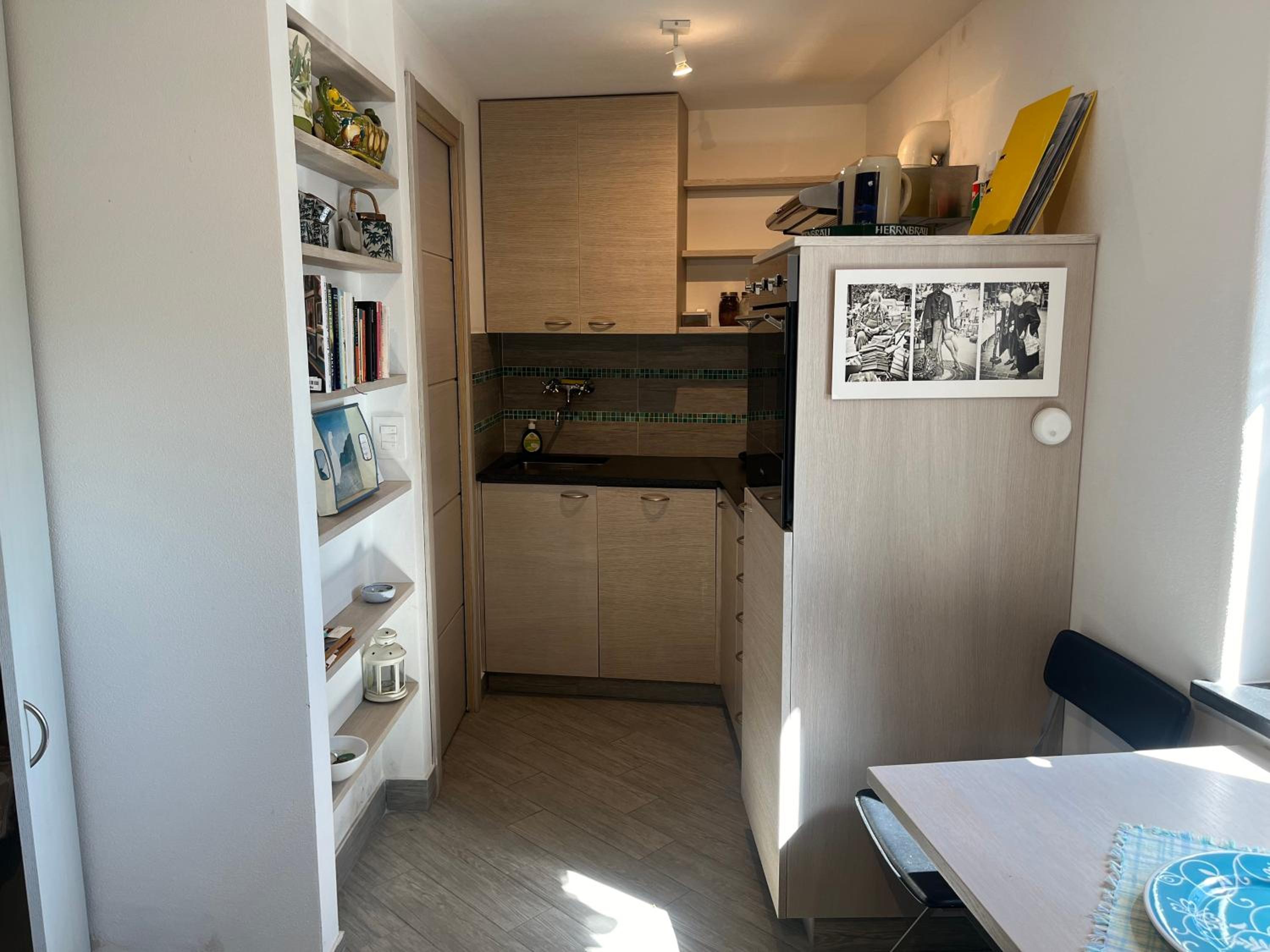 One-Bedroom Apartment photo 3