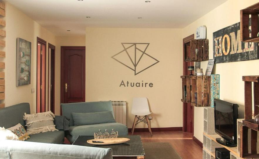 Five-Bedroom House - Photo 11