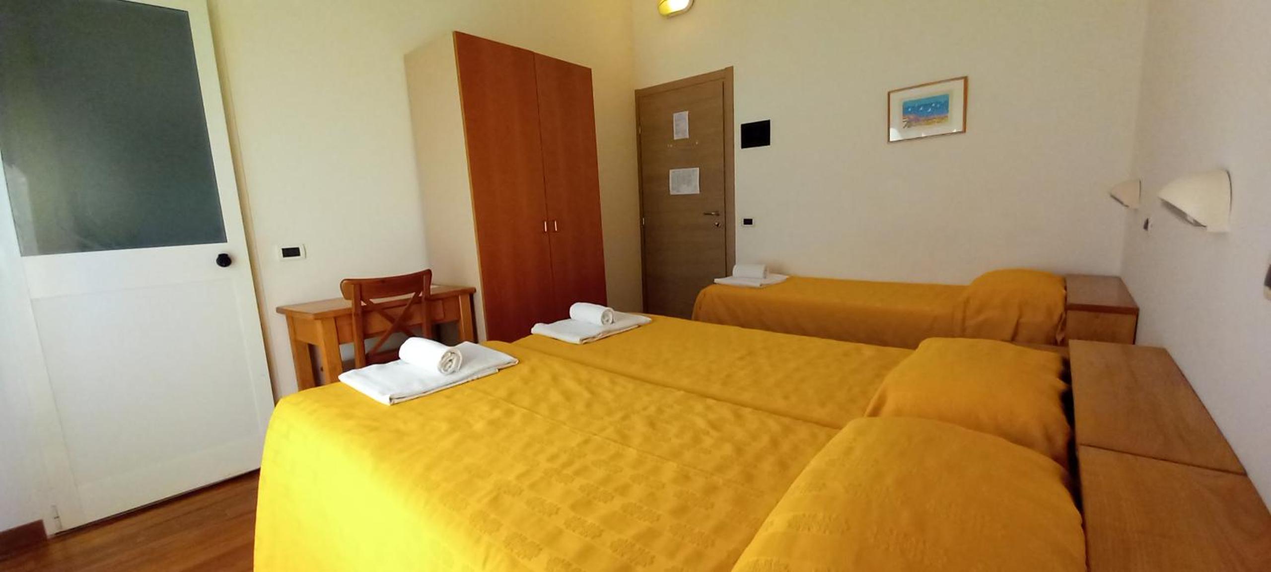 Standard Triple Room photo 3