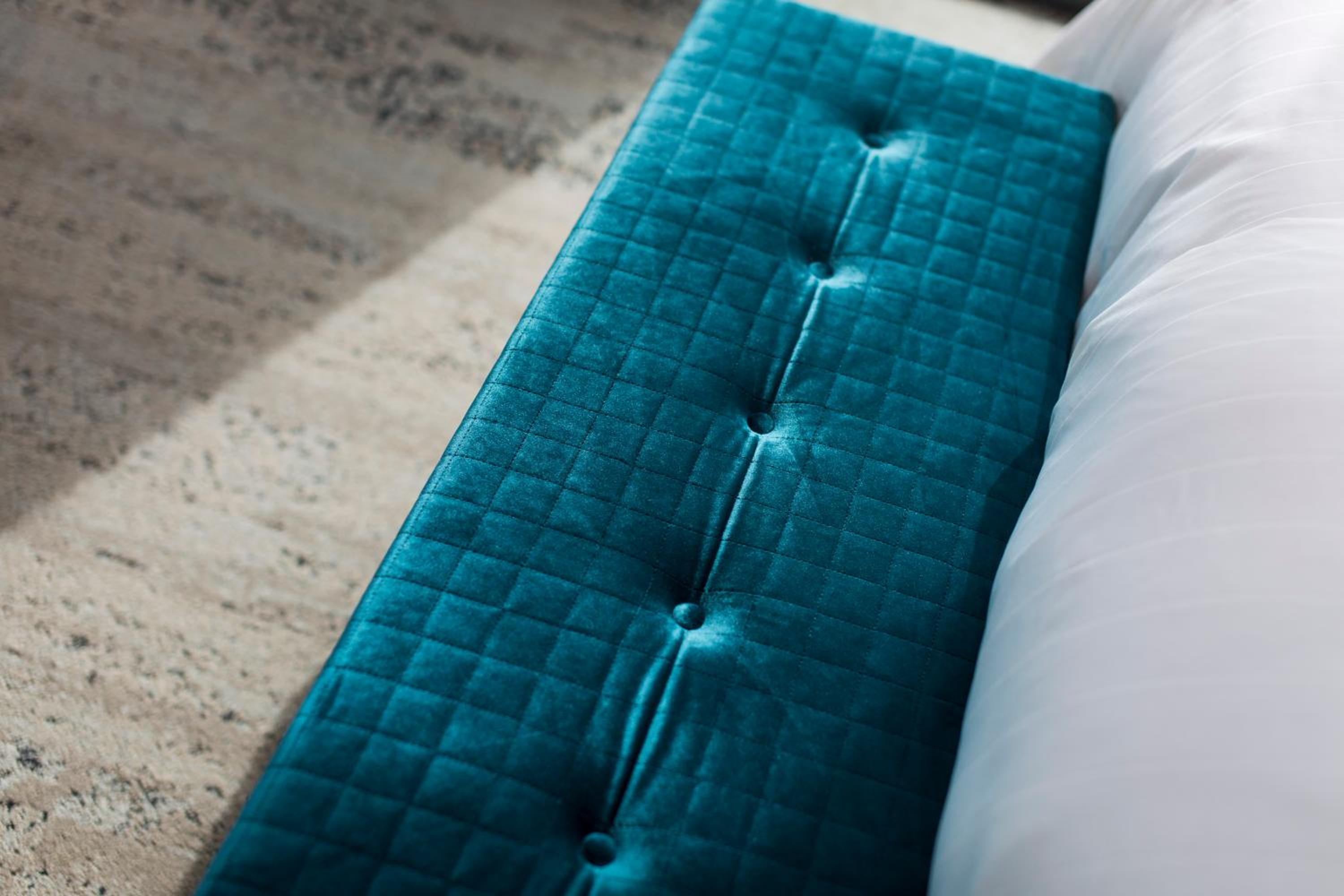 Comfort Room with King Size bed photo 2