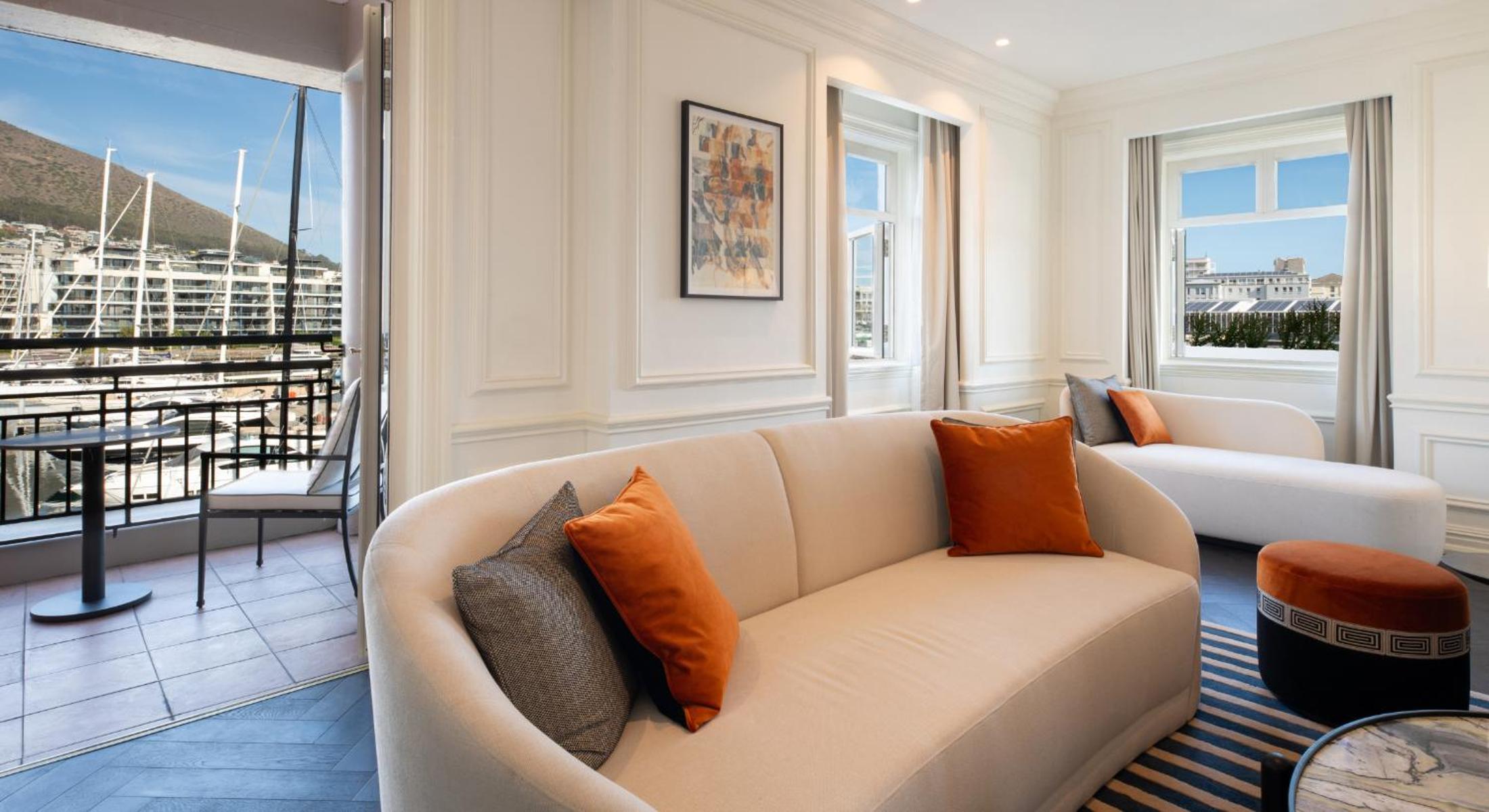 One-Bedroom Signature Suite - Photo 6
