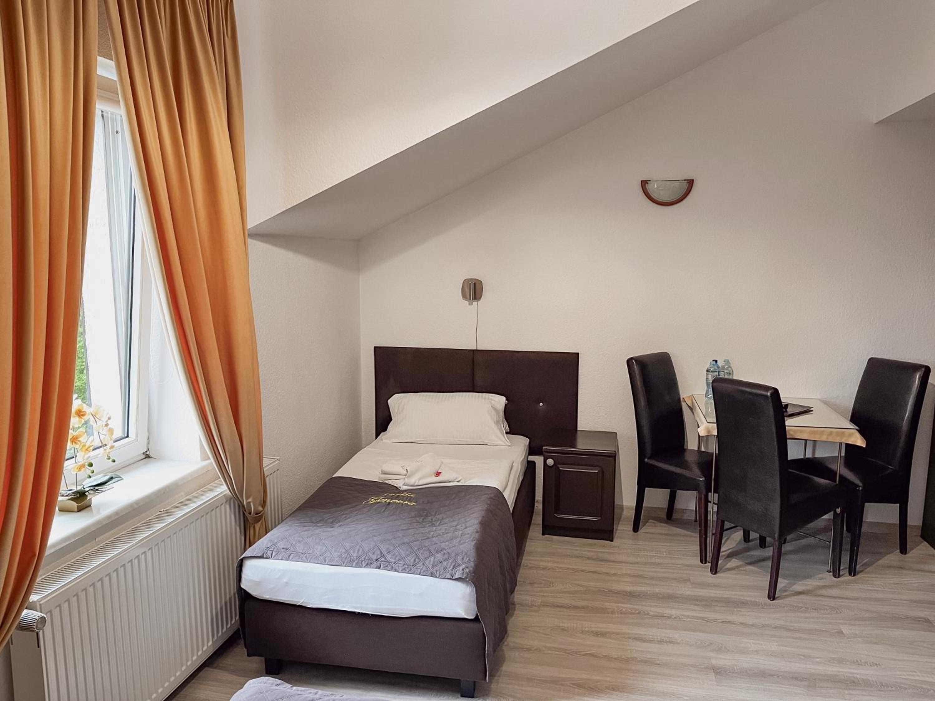 Triple Room - Photo 10