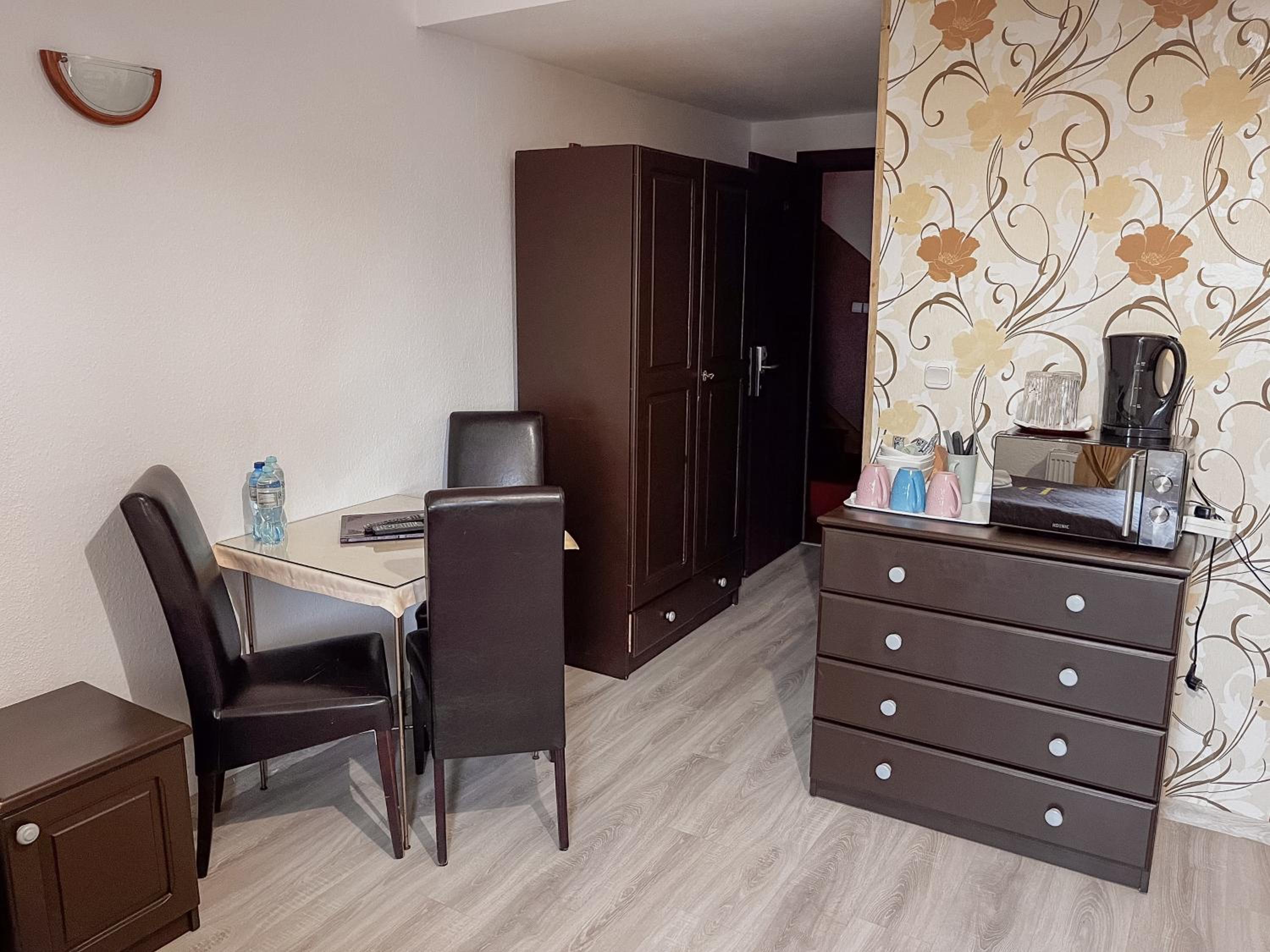 Triple Room - Photo 6