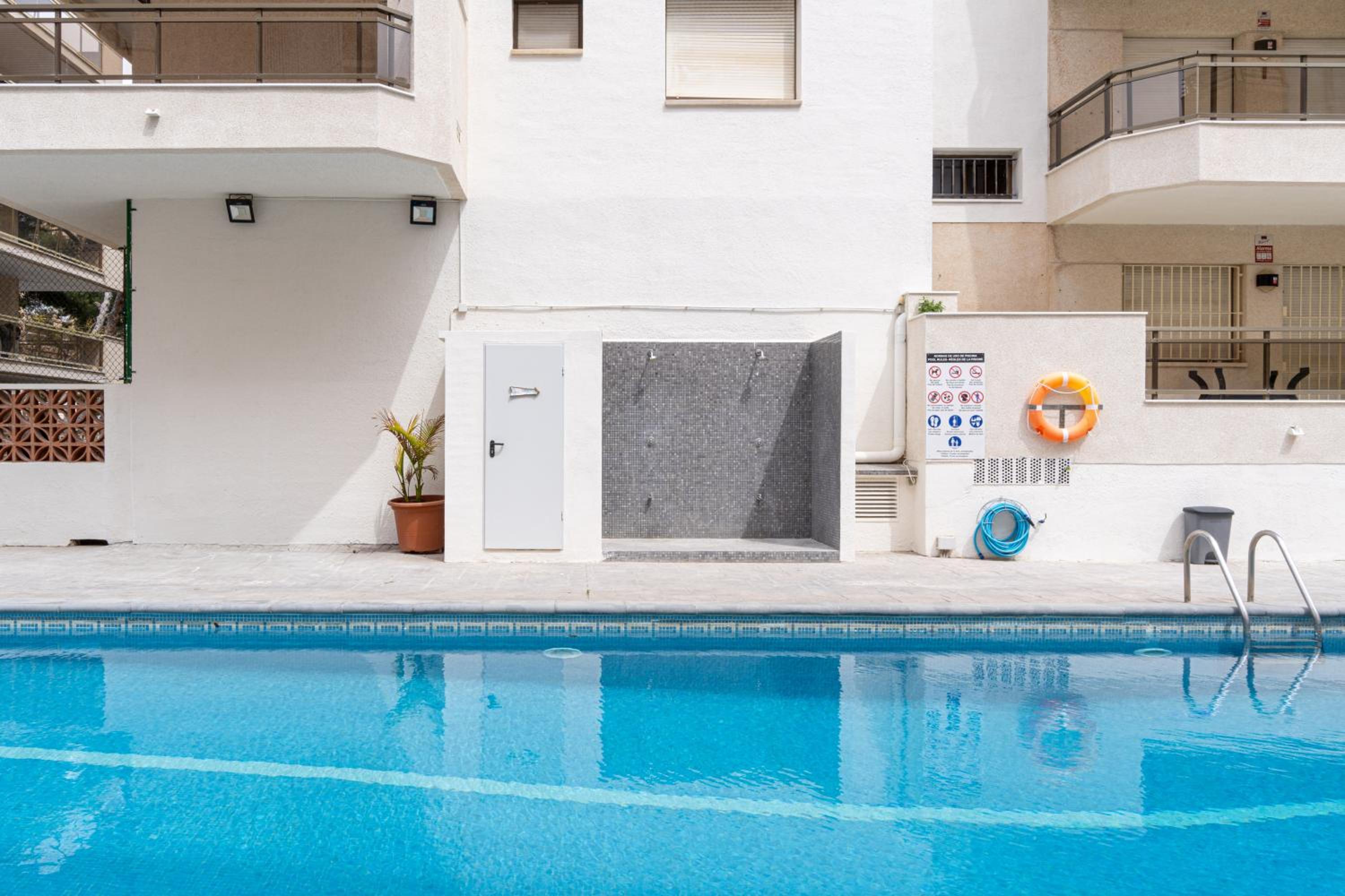 Apartment with Pool View photo 2