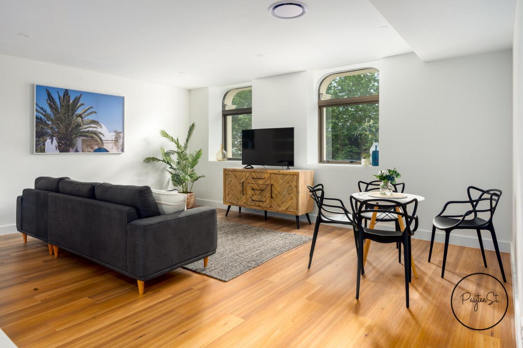 One-Bedroom Apartment photo 1