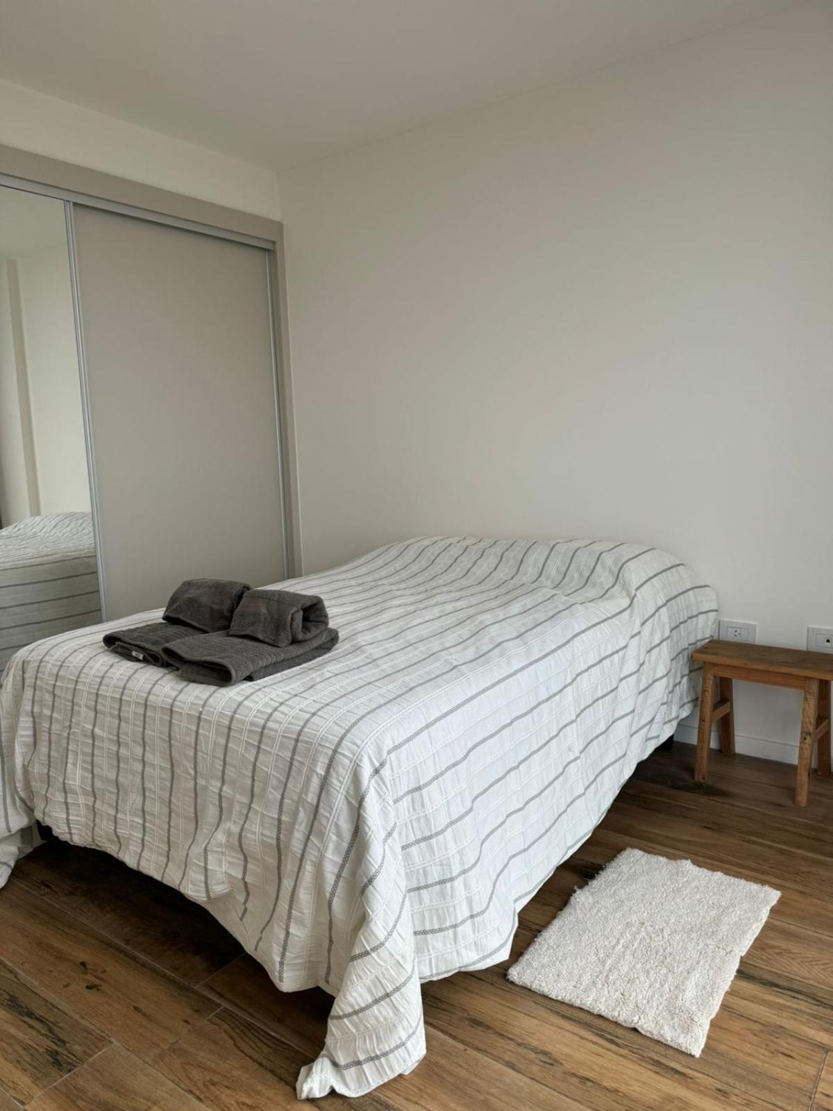 One-Bedroom Apartment photo 3