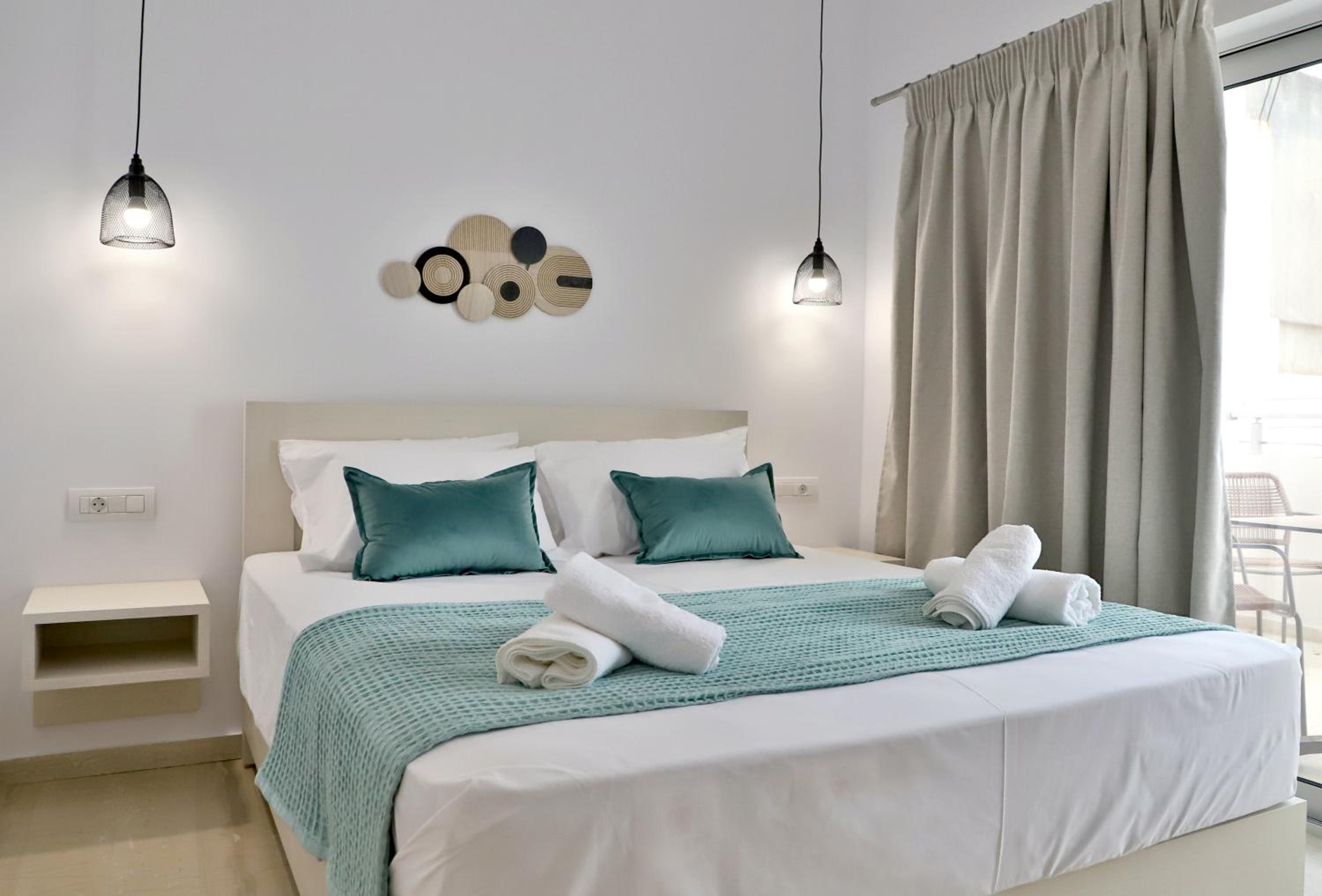 Studio Apartment with One Double Bed