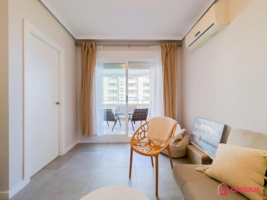 Apartamento de dos habitaciones con balcón