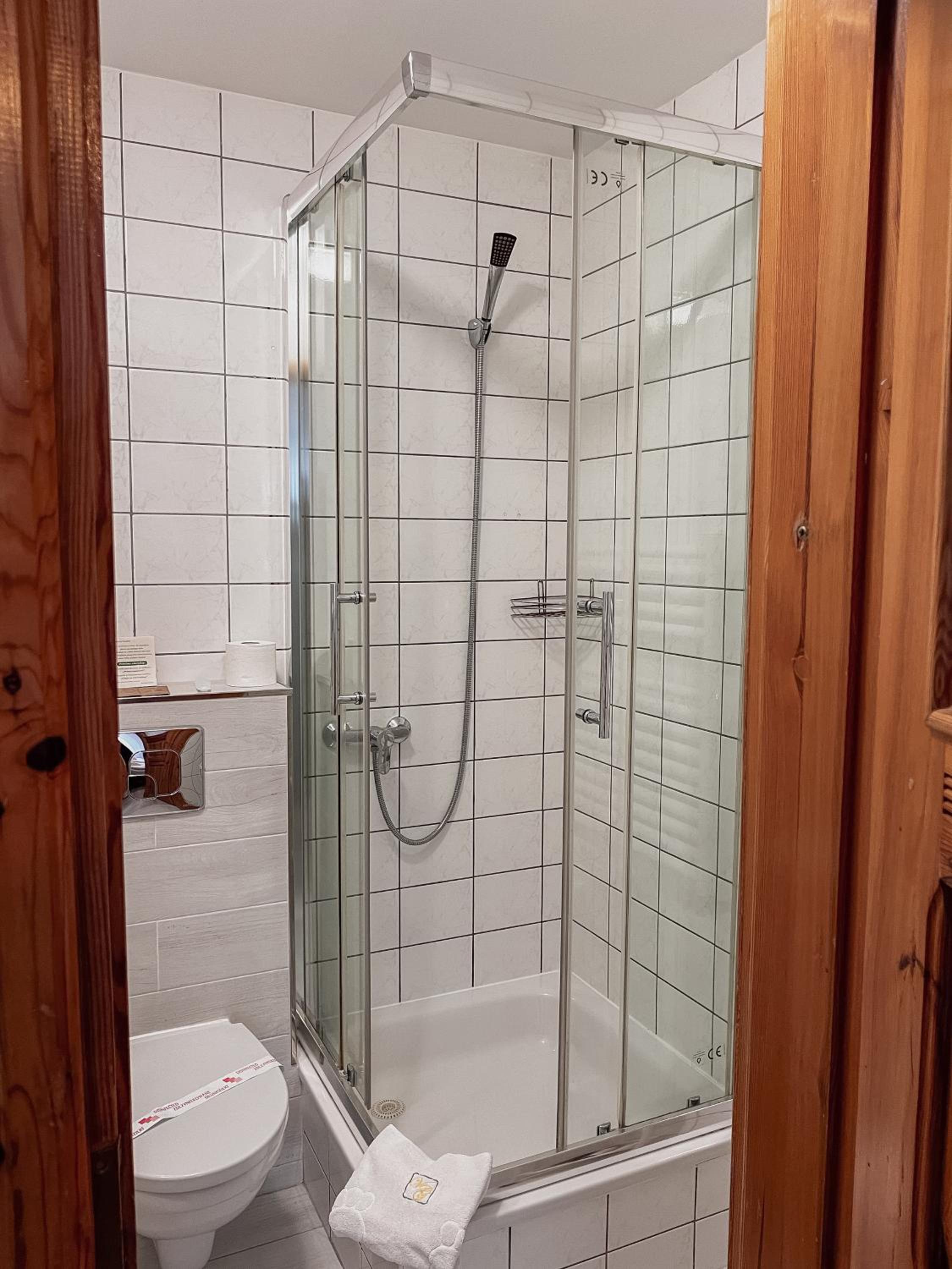 Twin Room - Photo 4