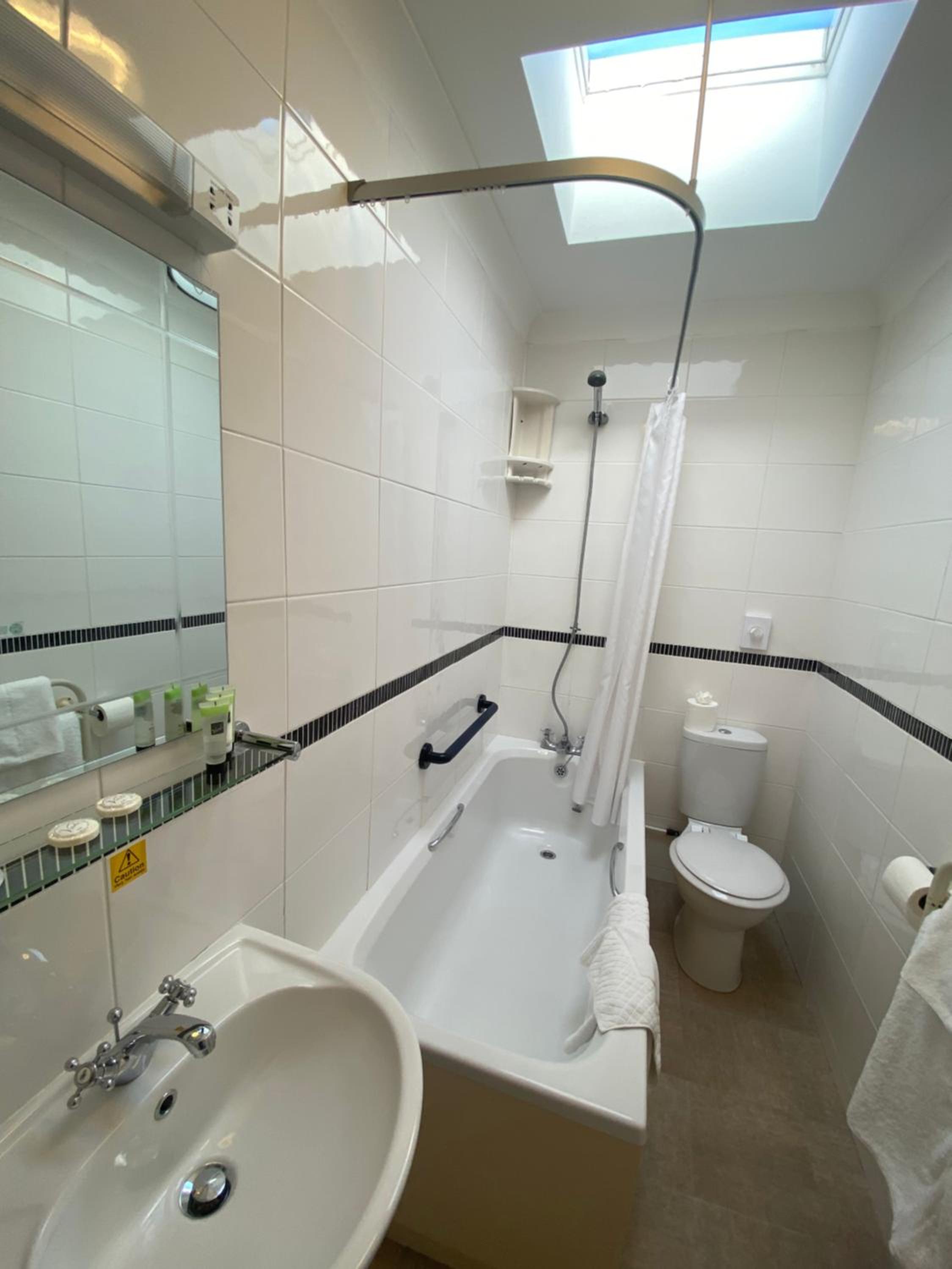 Single Room photo 2