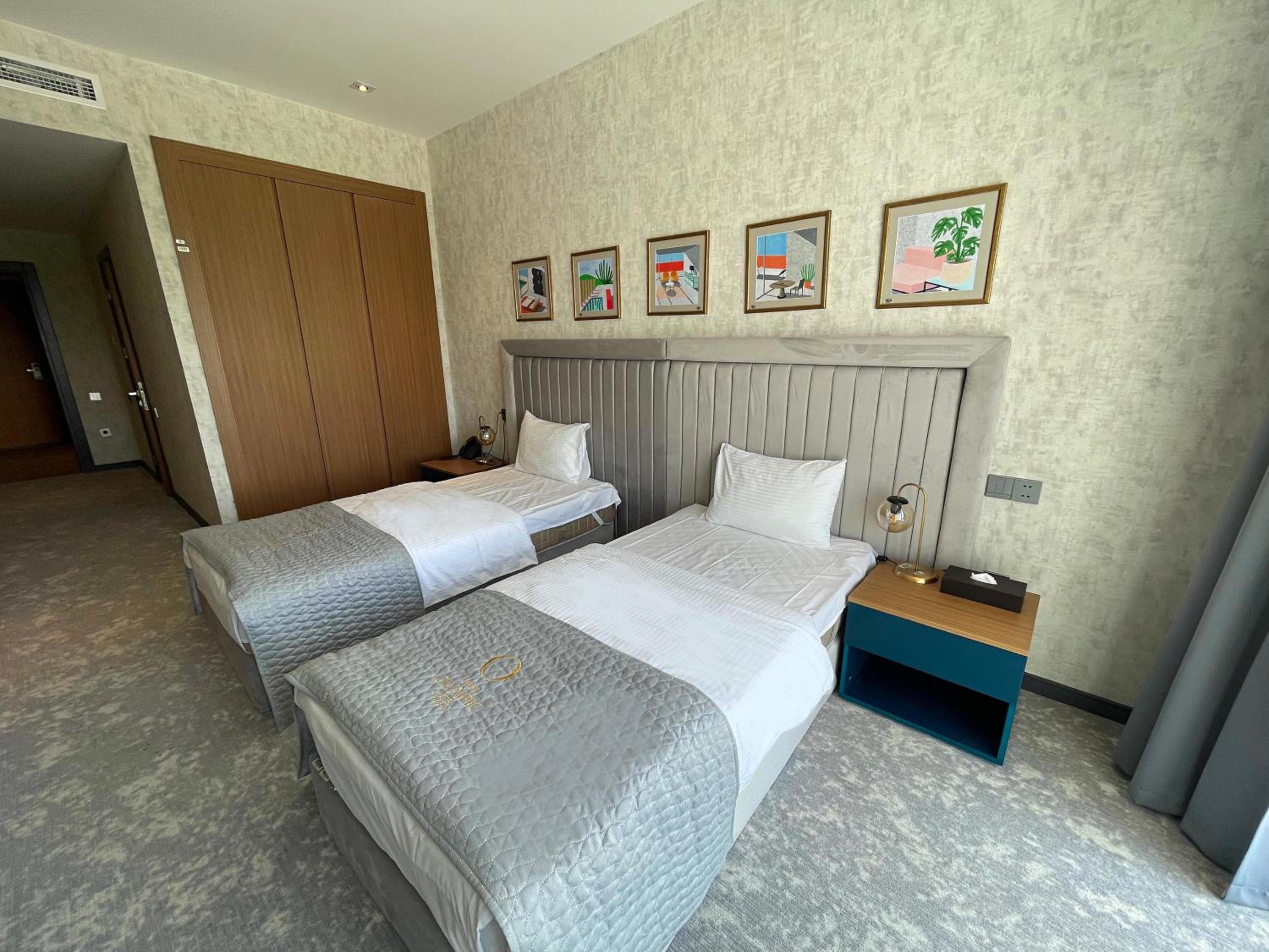 Deluxe Double Room with Two Double Beds photo 3