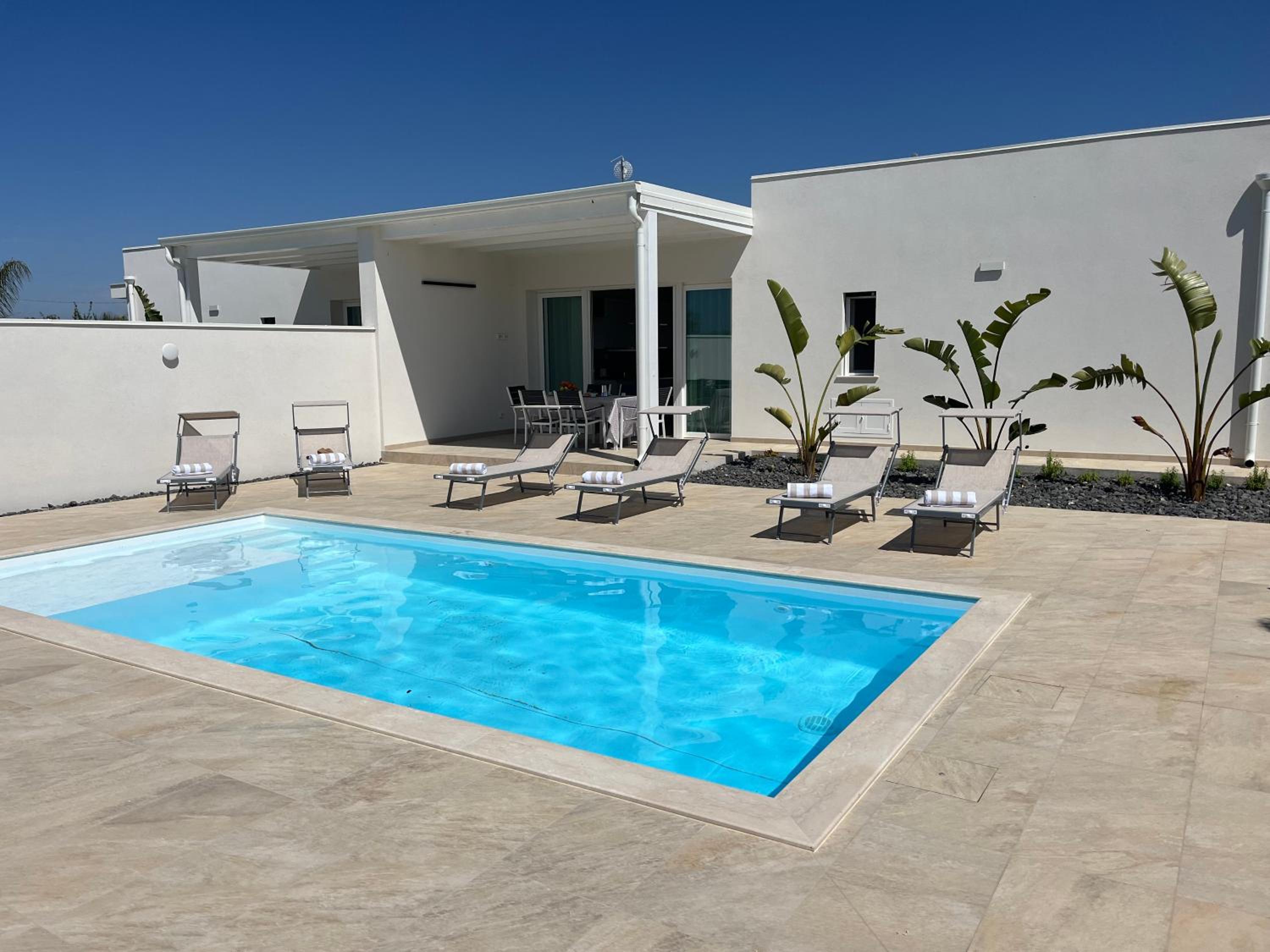 Three-Bedroom Villa photo 3
