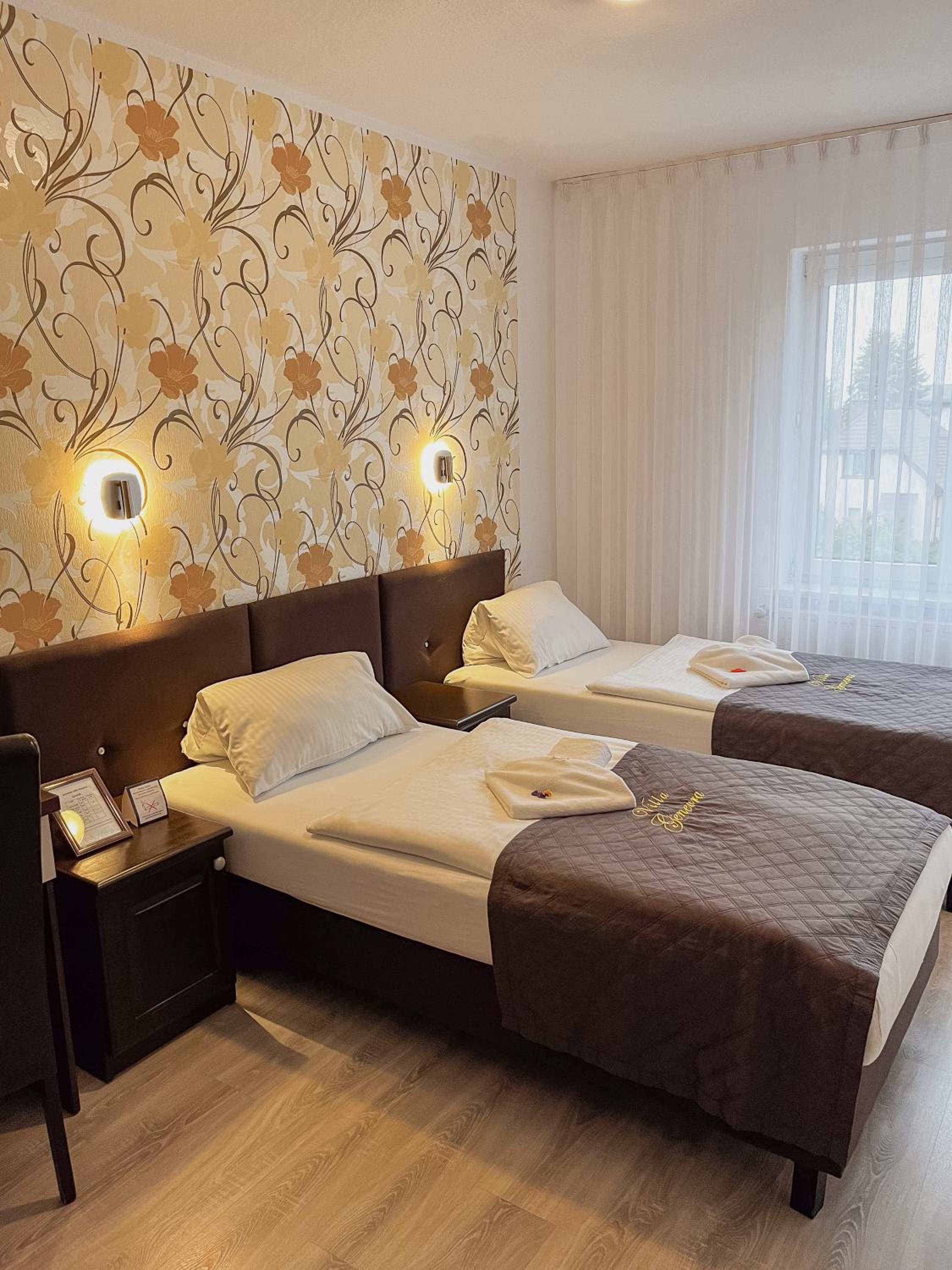Twin Room - Photo 5