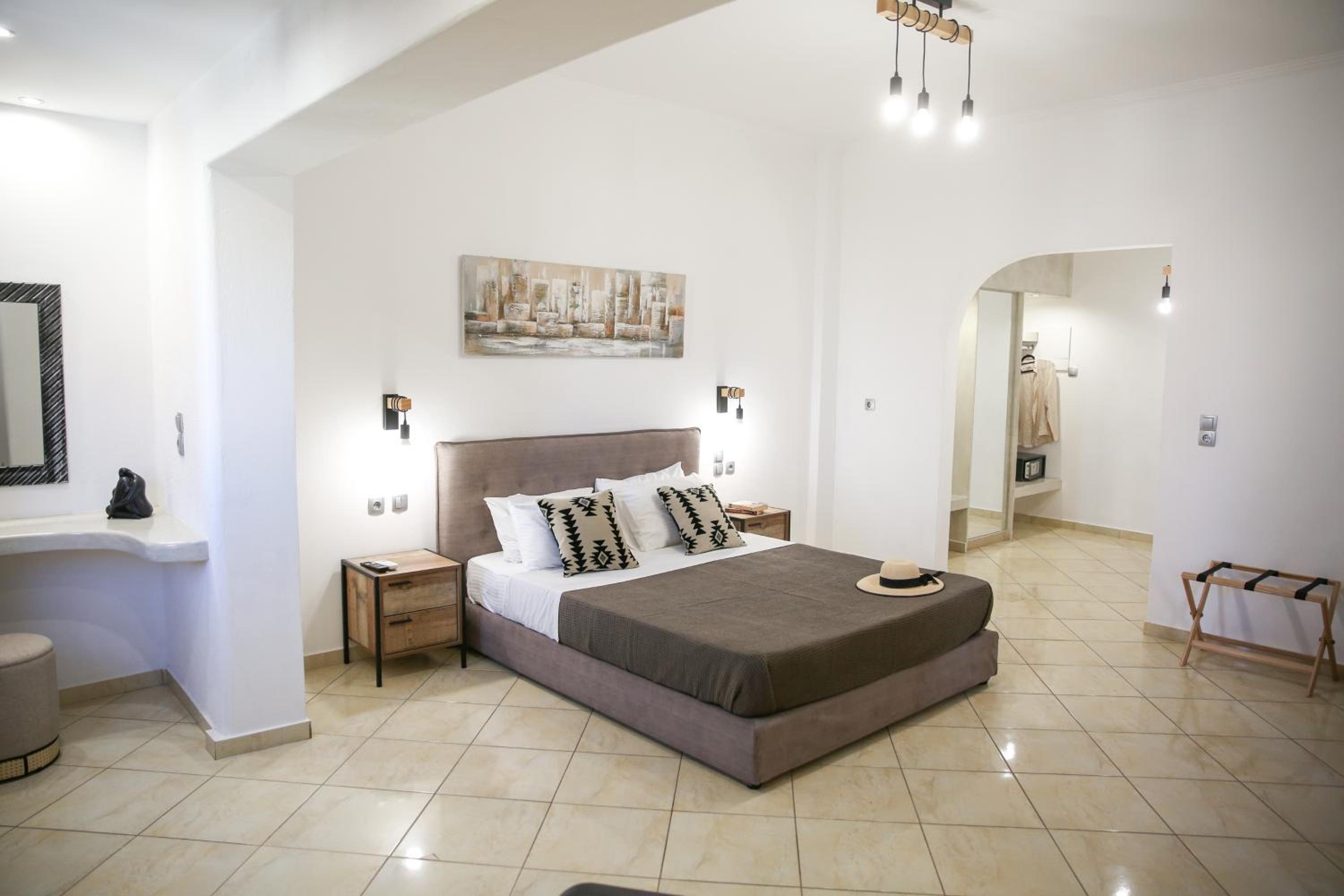 Deluxe Suite With Balcony