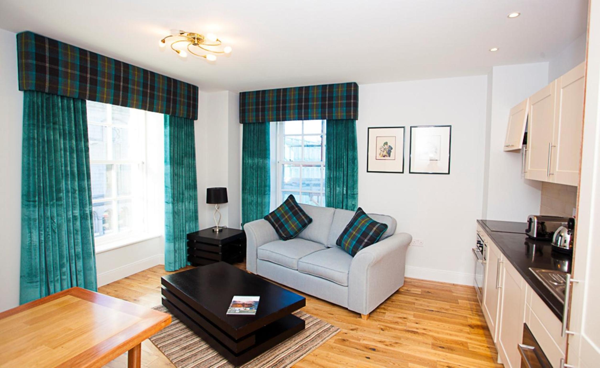 Executive One-Bedroom Apartment - Photo 6