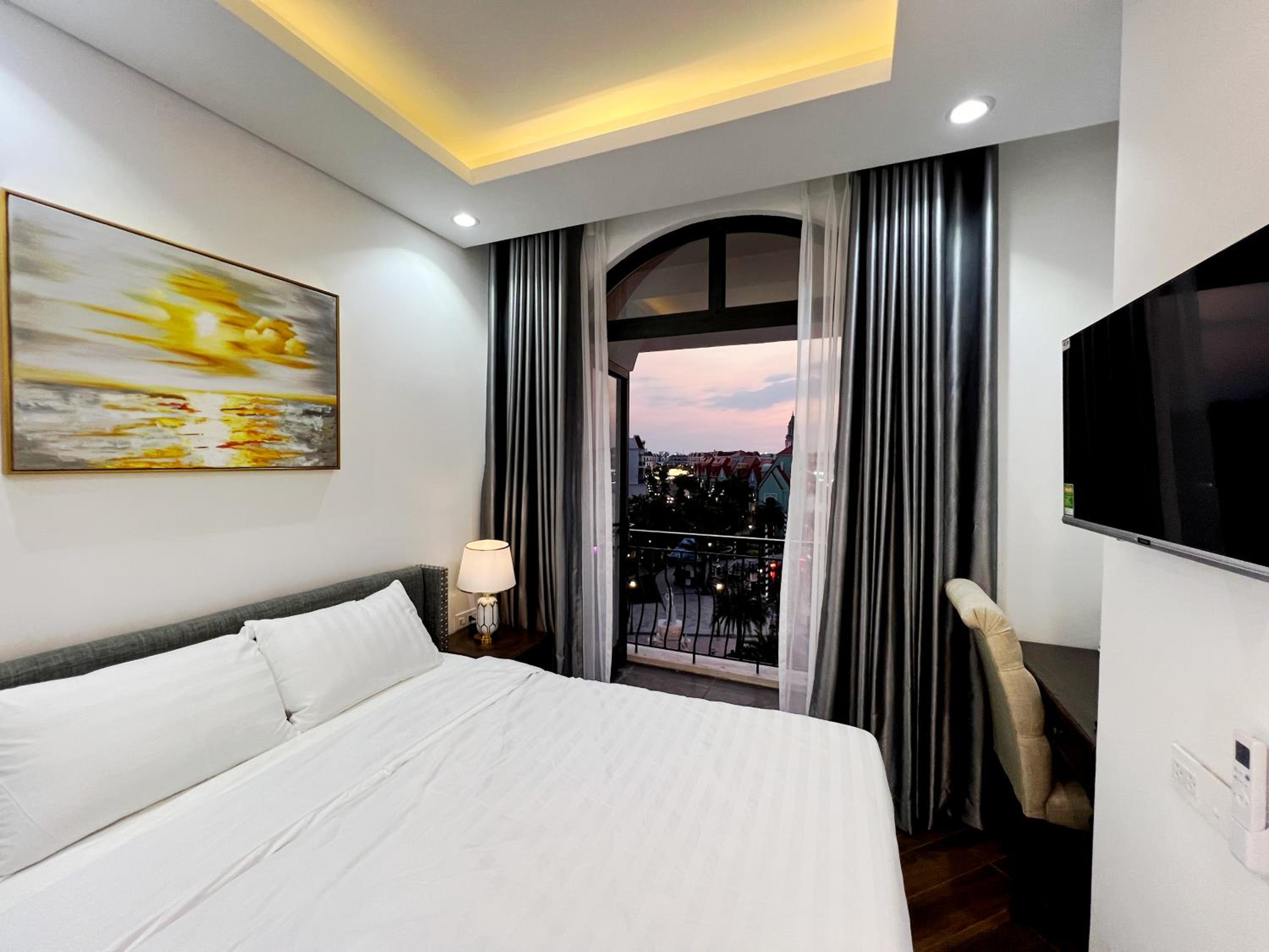 Twin Room with Balcony