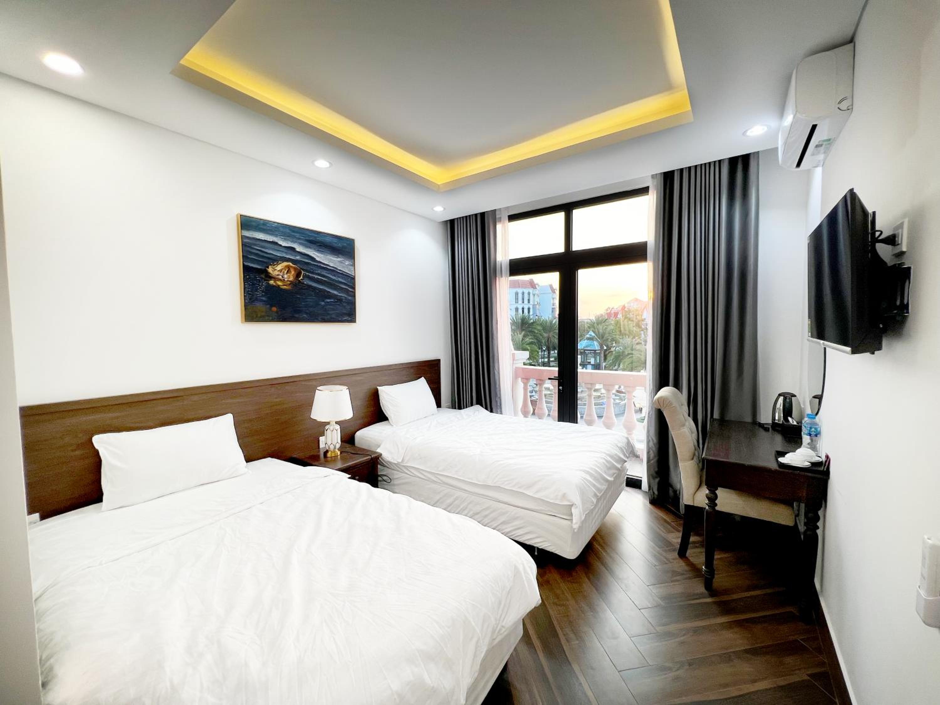 Twin Room with Lake View