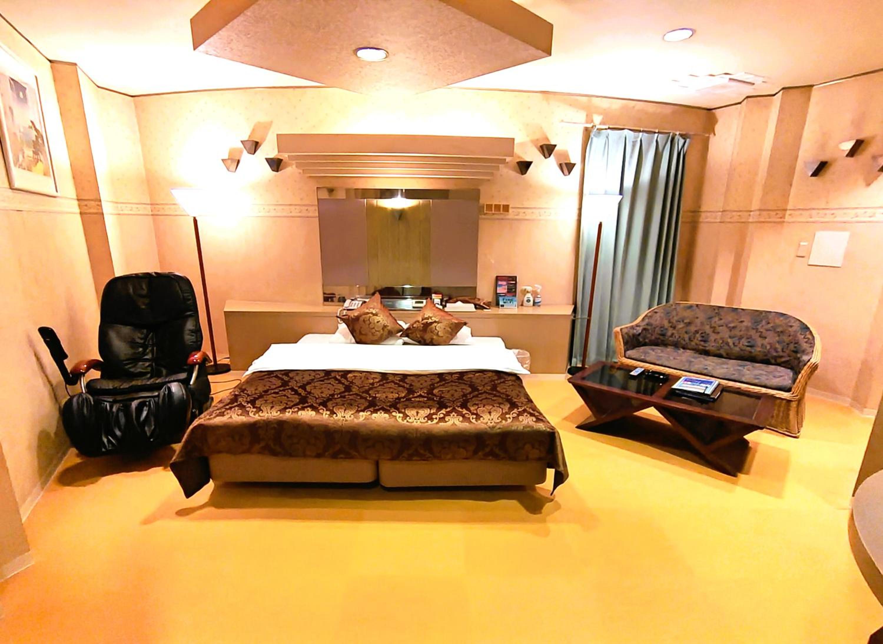 Queen Room - Smoking photo 2