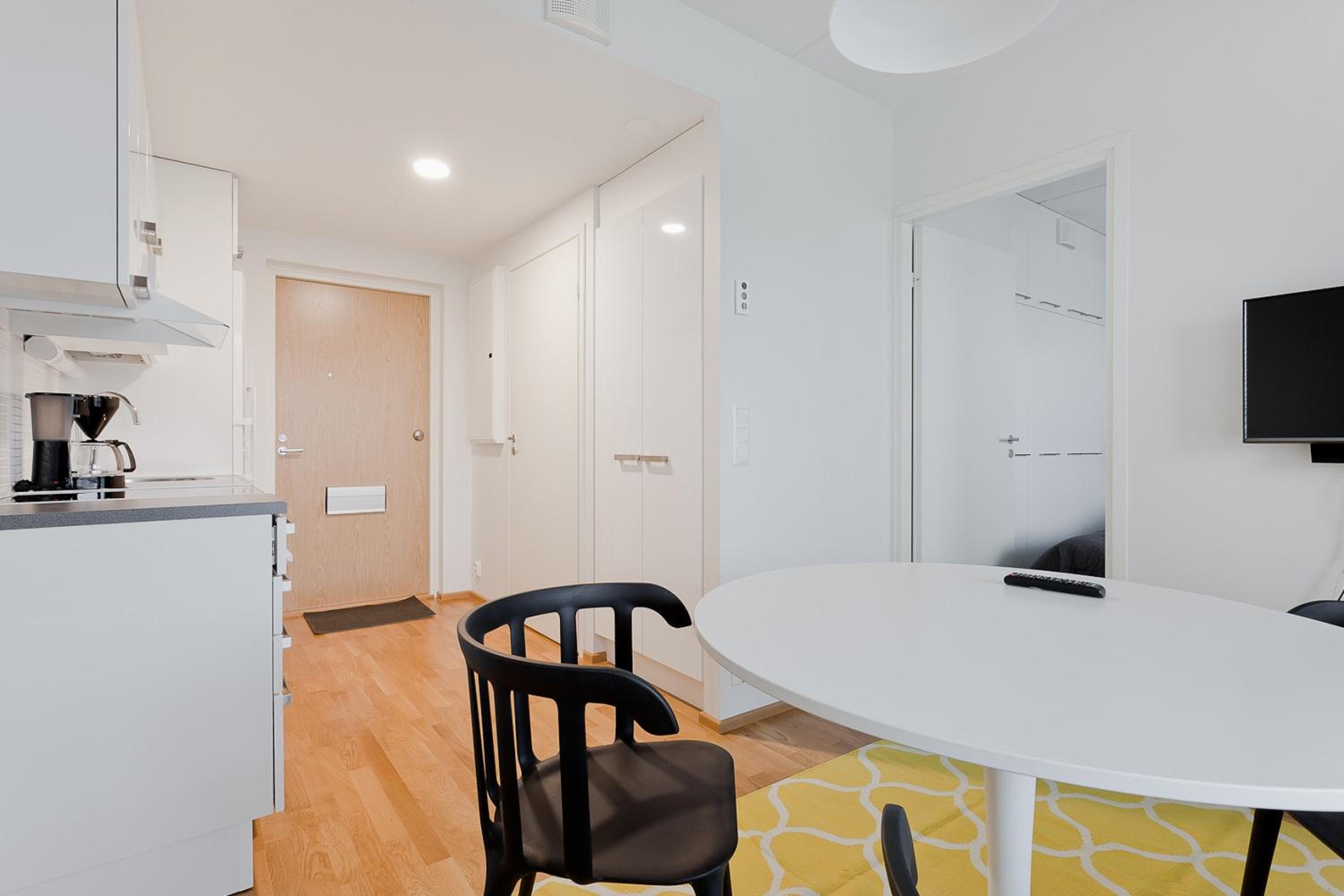 One-Bedroom Apartment photo 3