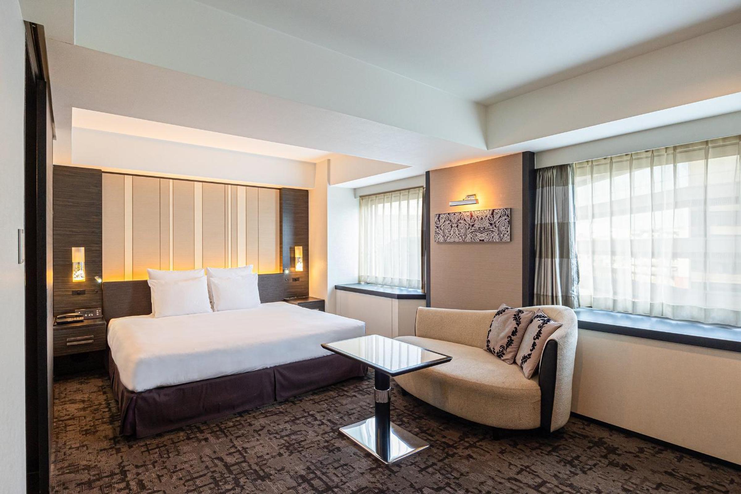 Premium King Room - Lounge Access - Photo 2
