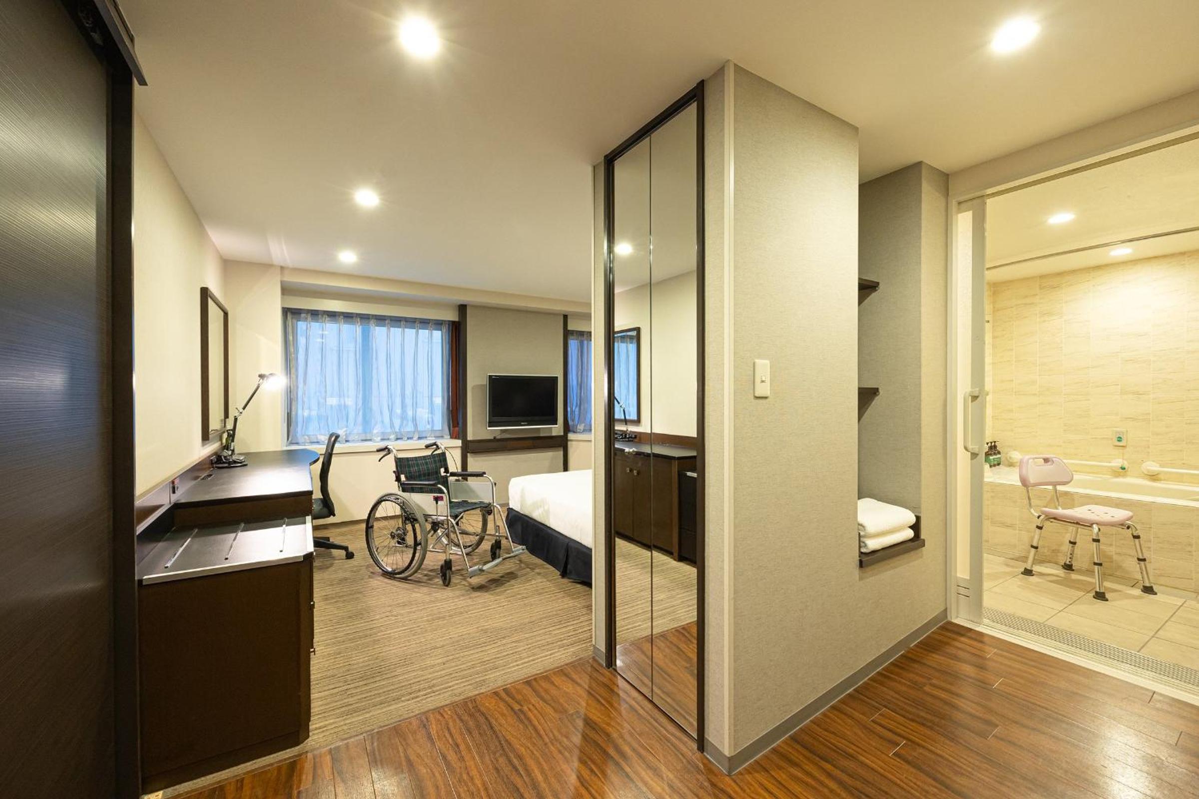 Standard Room with Two Single Beds - Accessible - Photo 4