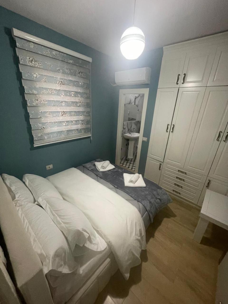 Queen Room photo 3