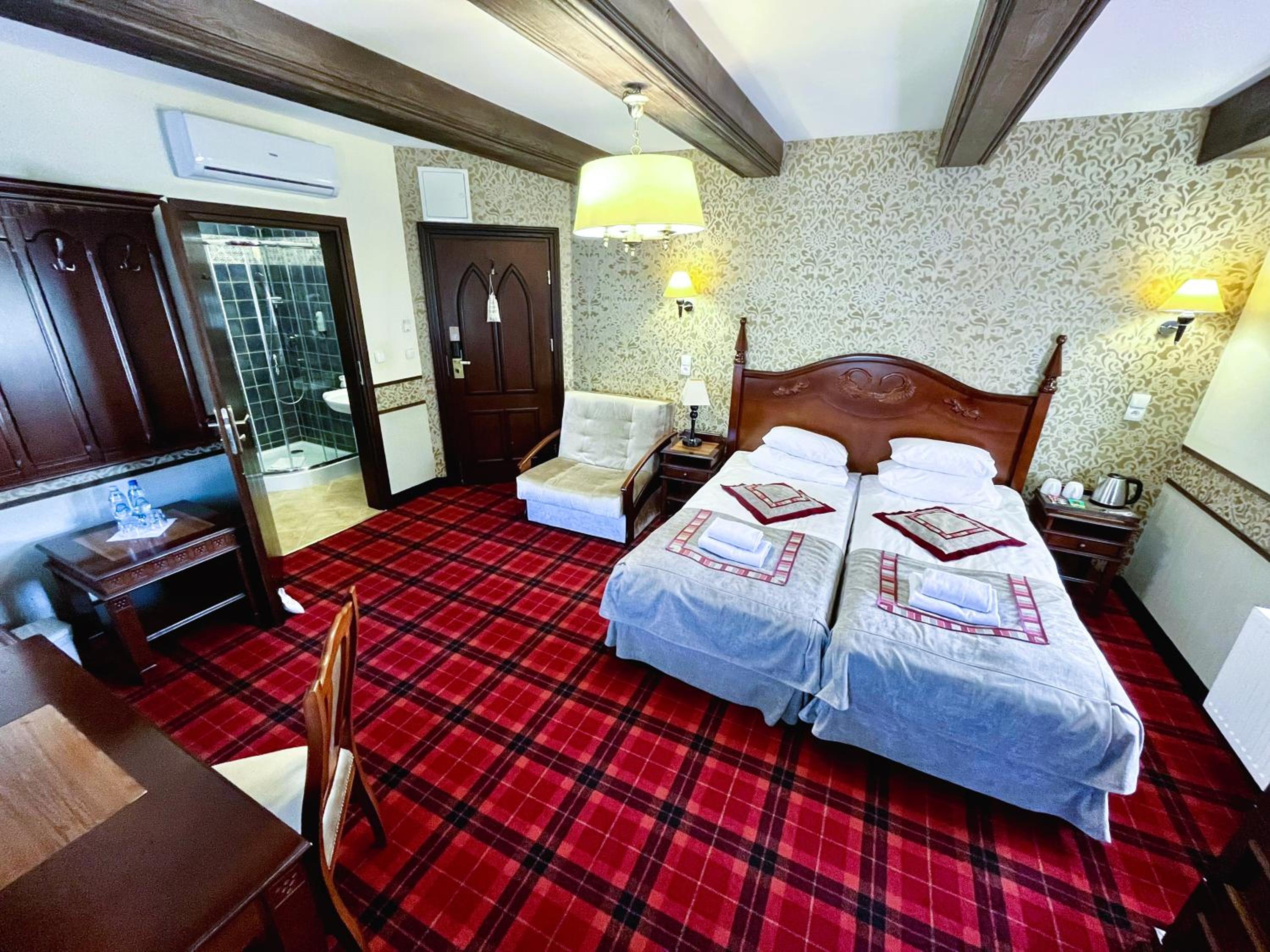 Double or Twin Room - Photo 6