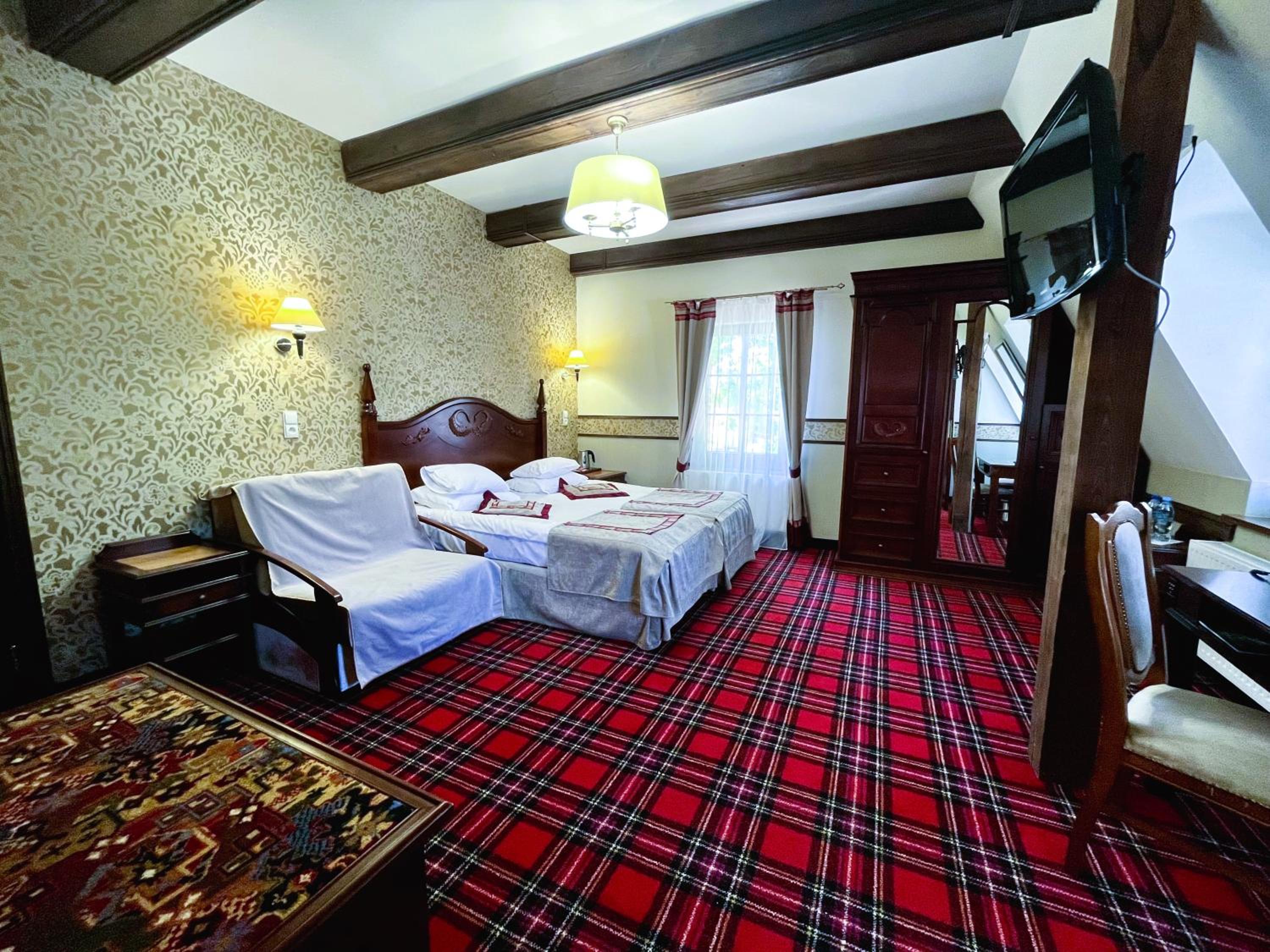 Double or Twin Room - Photo 4