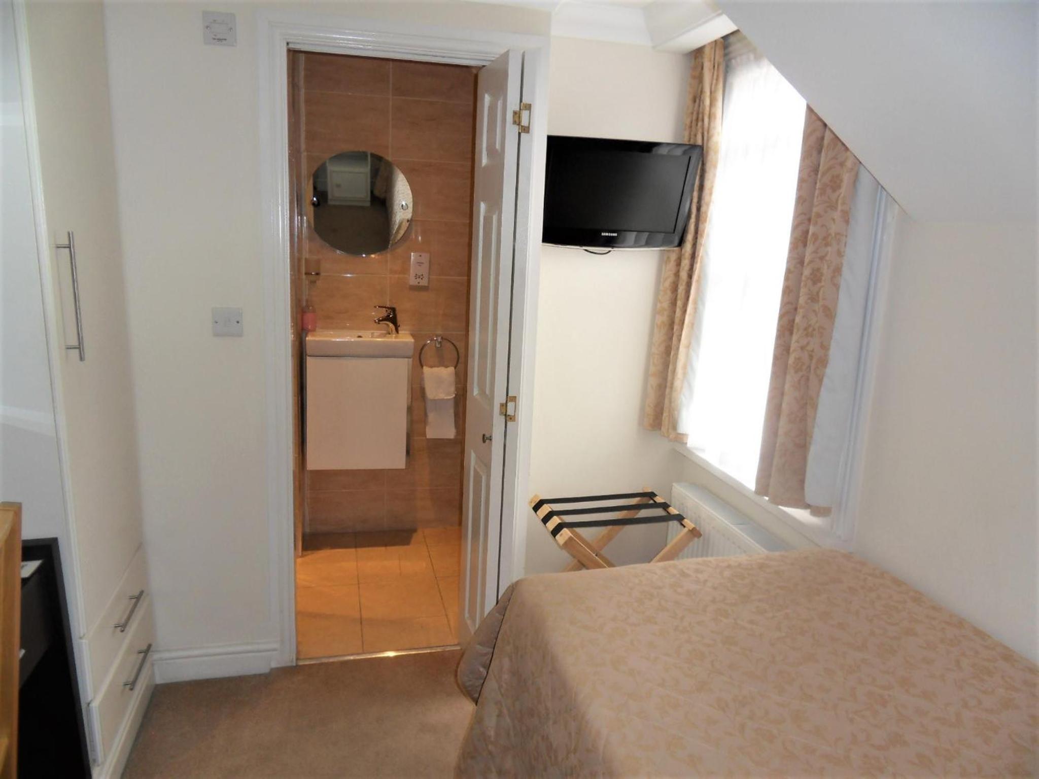 Small Single Room photo 1