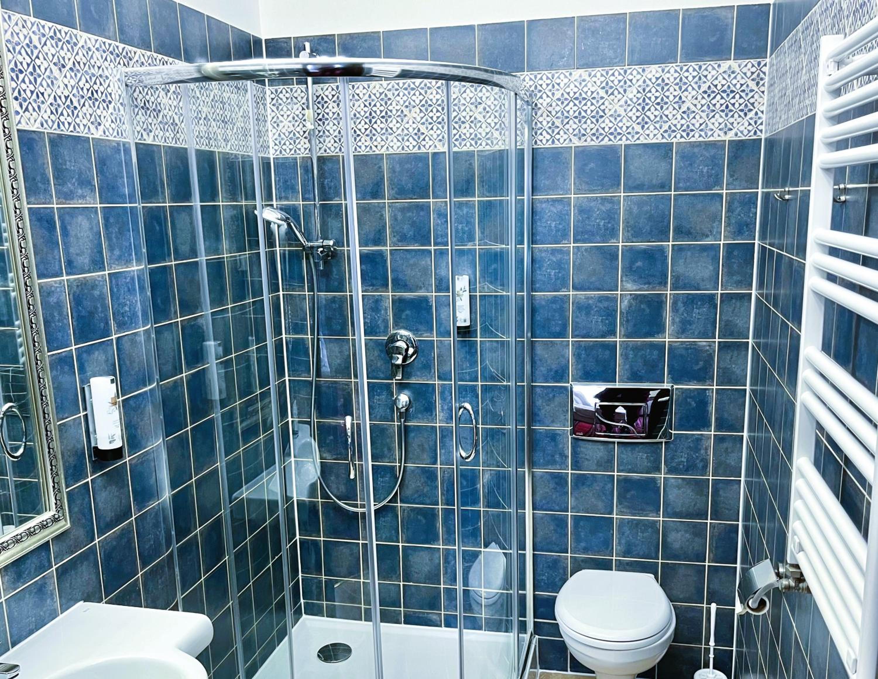 Double or Twin Room - Photo 16