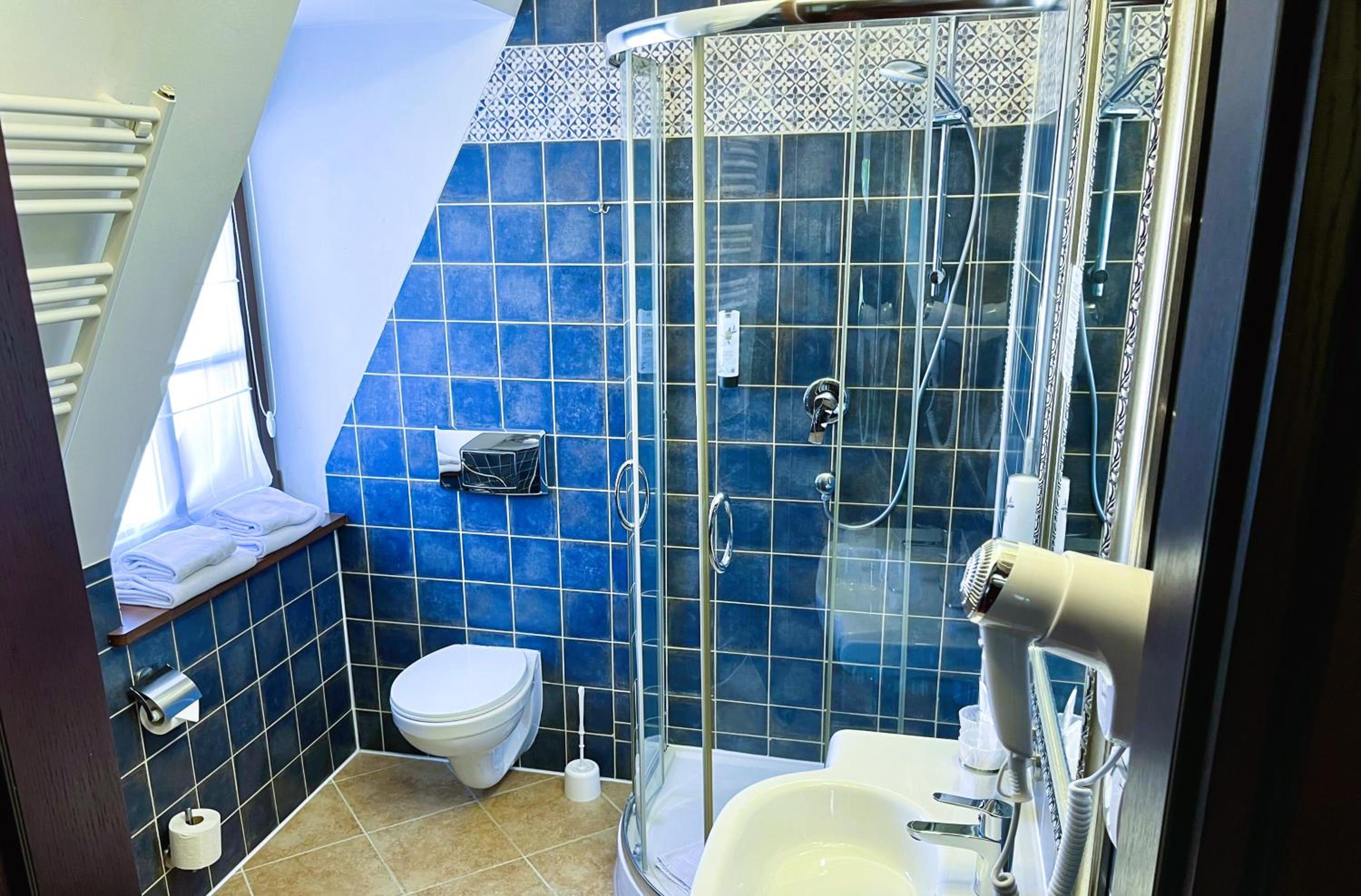 Double or Twin Room - Photo 14