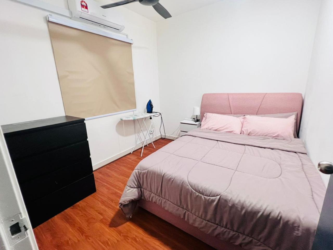 Three-Bedroom Apartment with Balcony photo 2