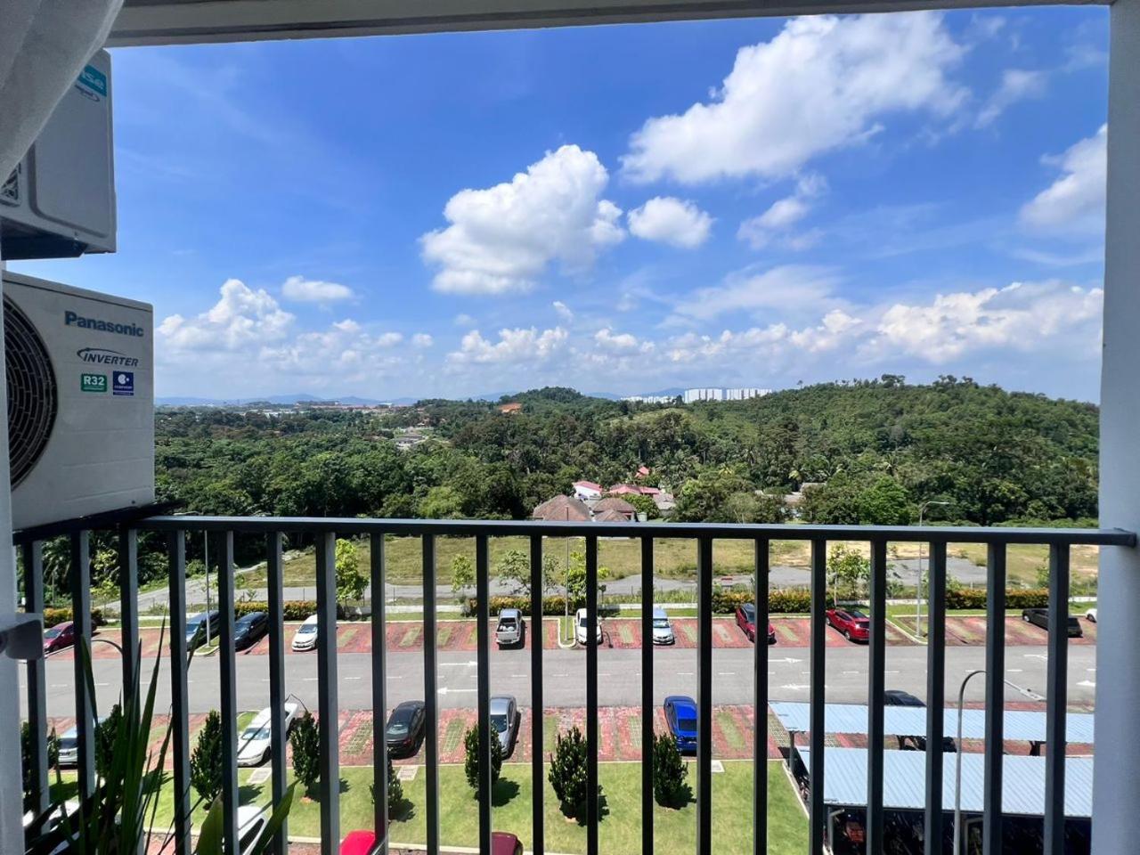 Three-Bedroom Apartment with Balcony photo 3