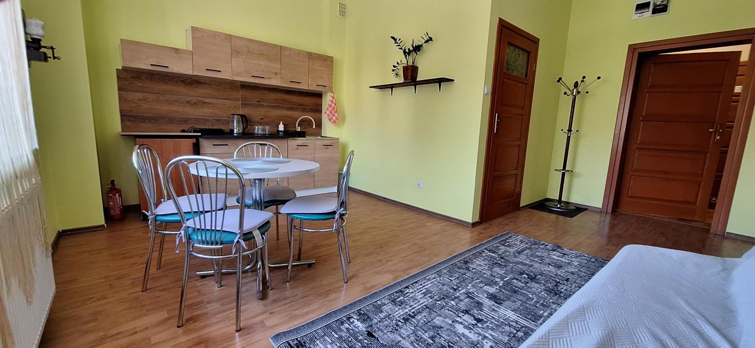 Standard Suite - Photo 2