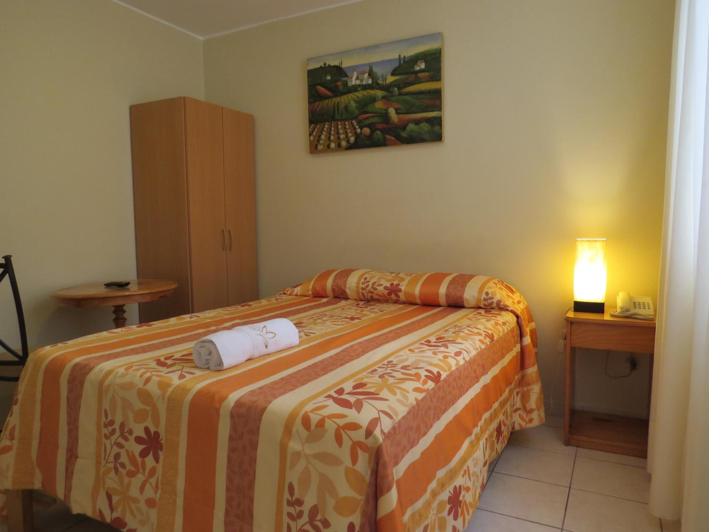 Economy Double Room photo 2