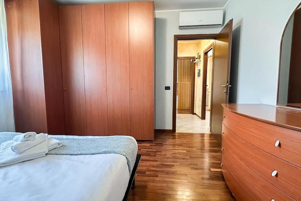 Three-Bedroom Apartment photo 1