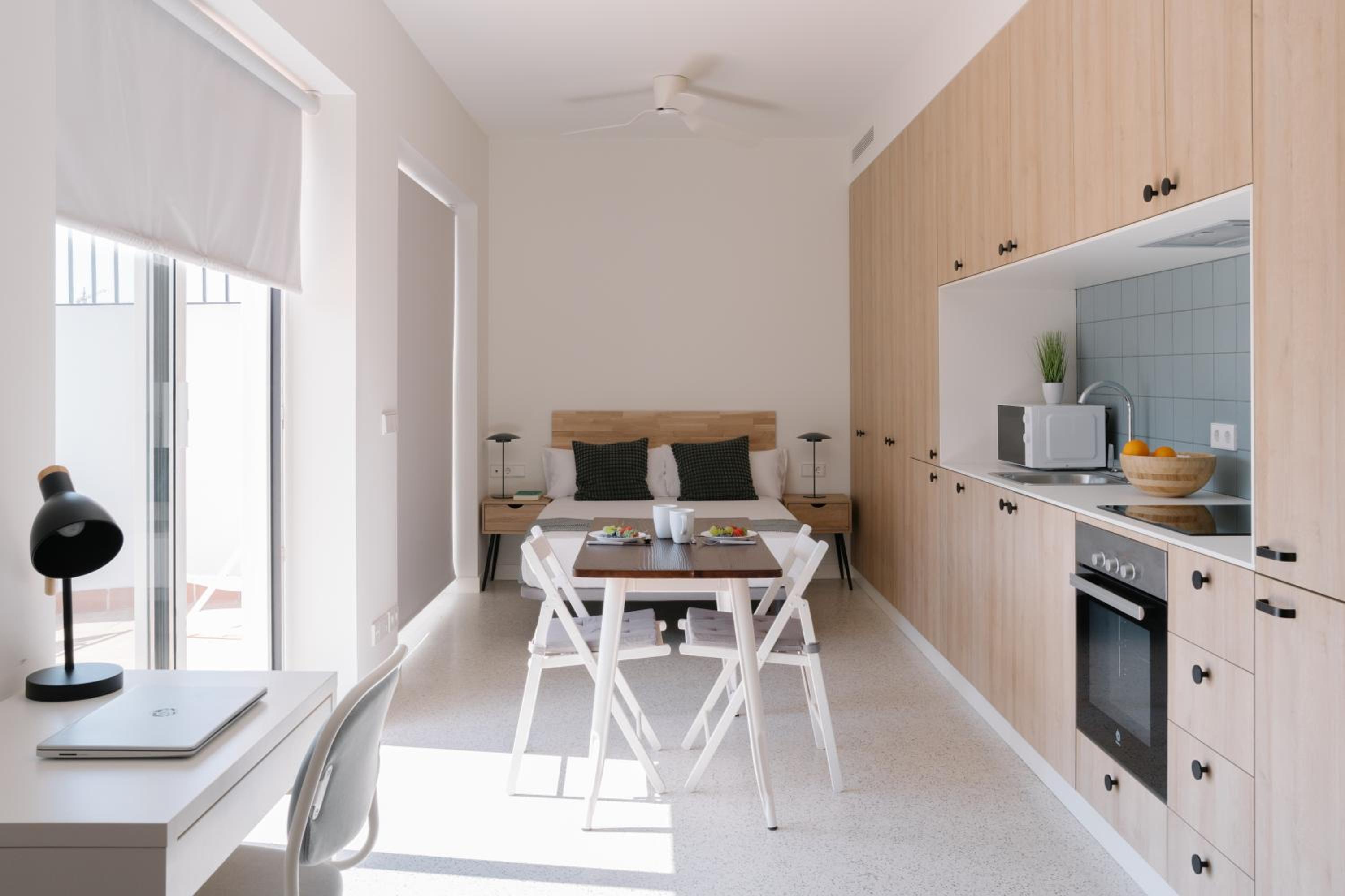 Estudio con terraza