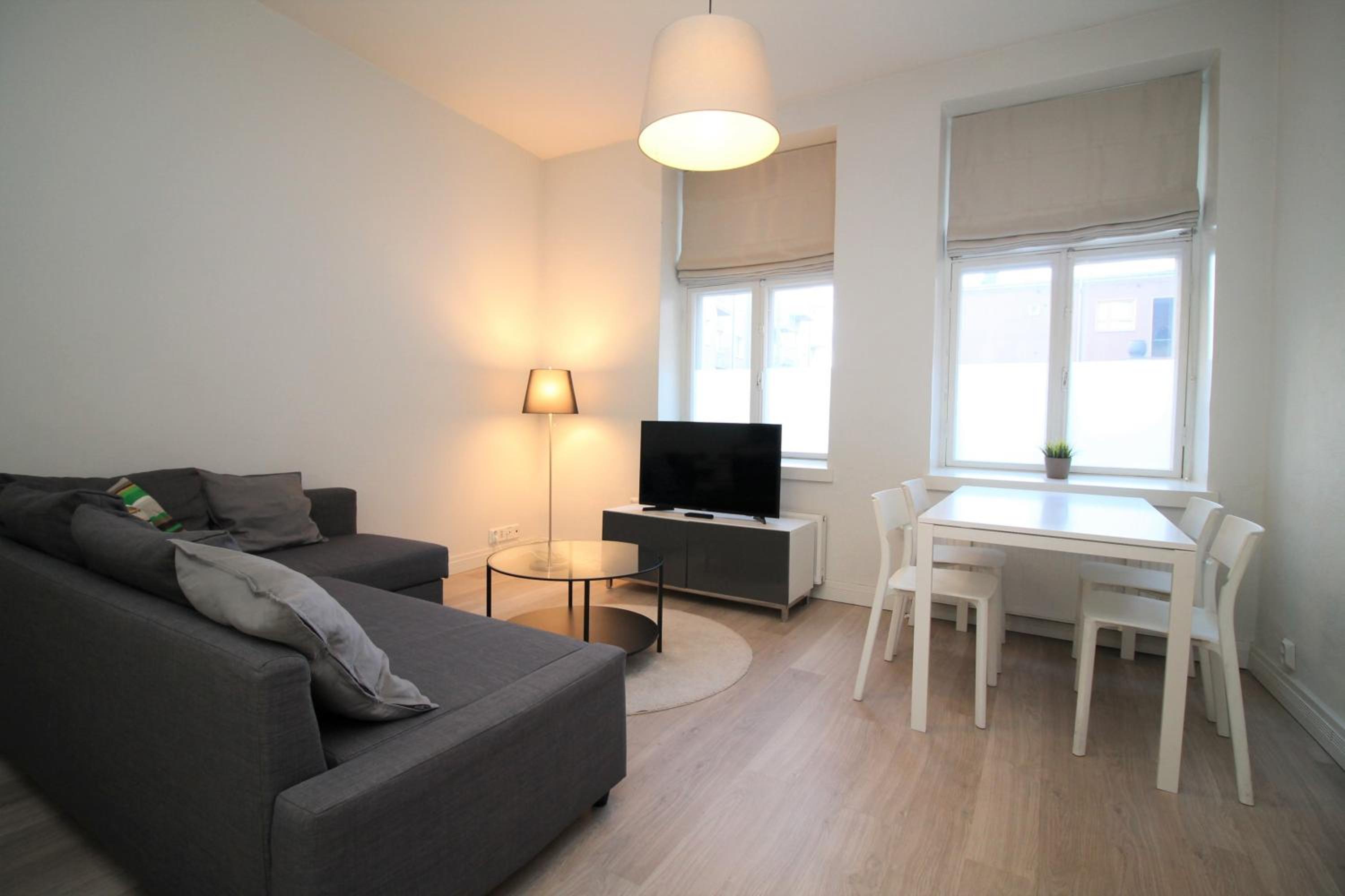 One-Bedroom Apartment photo 2