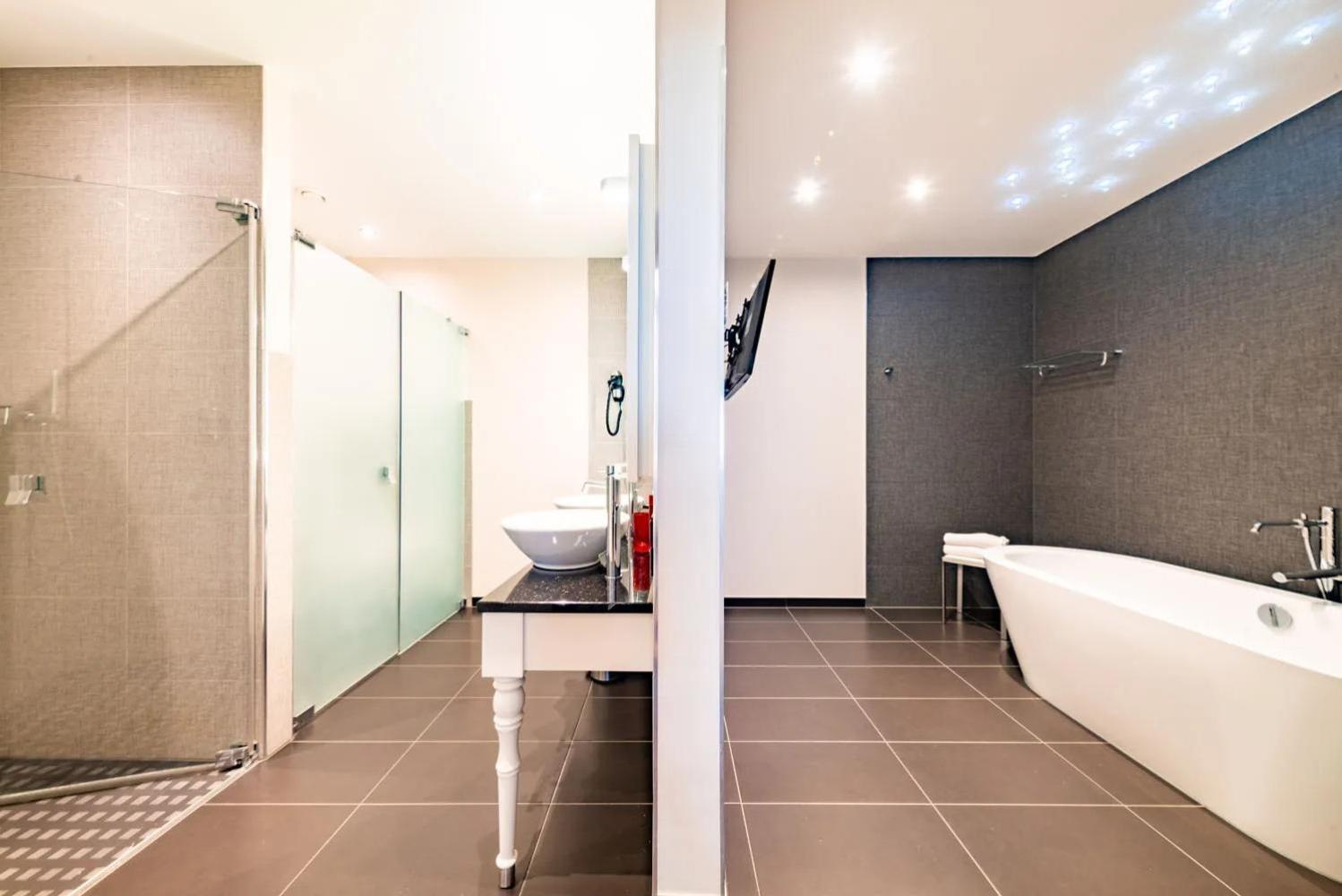 Duplex Suite - Photo 8