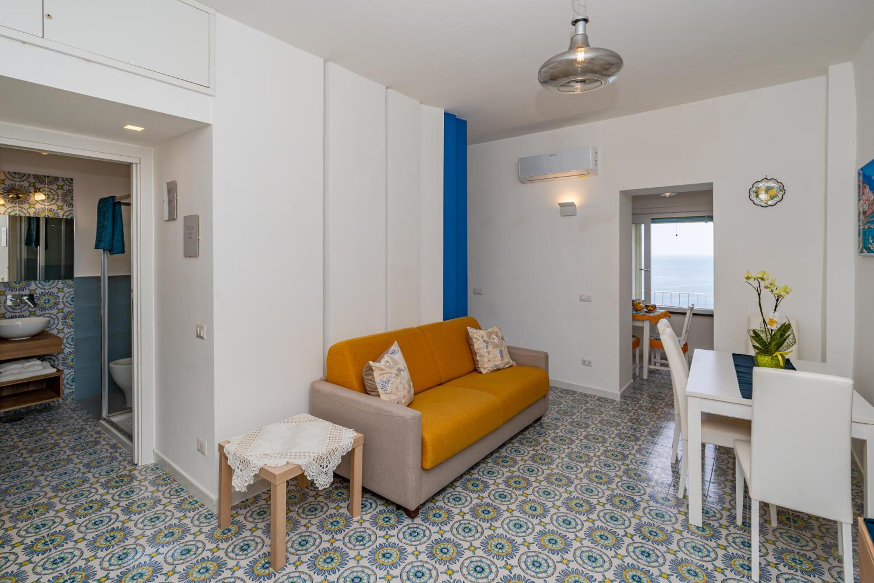 One-Bedroom House photo 3