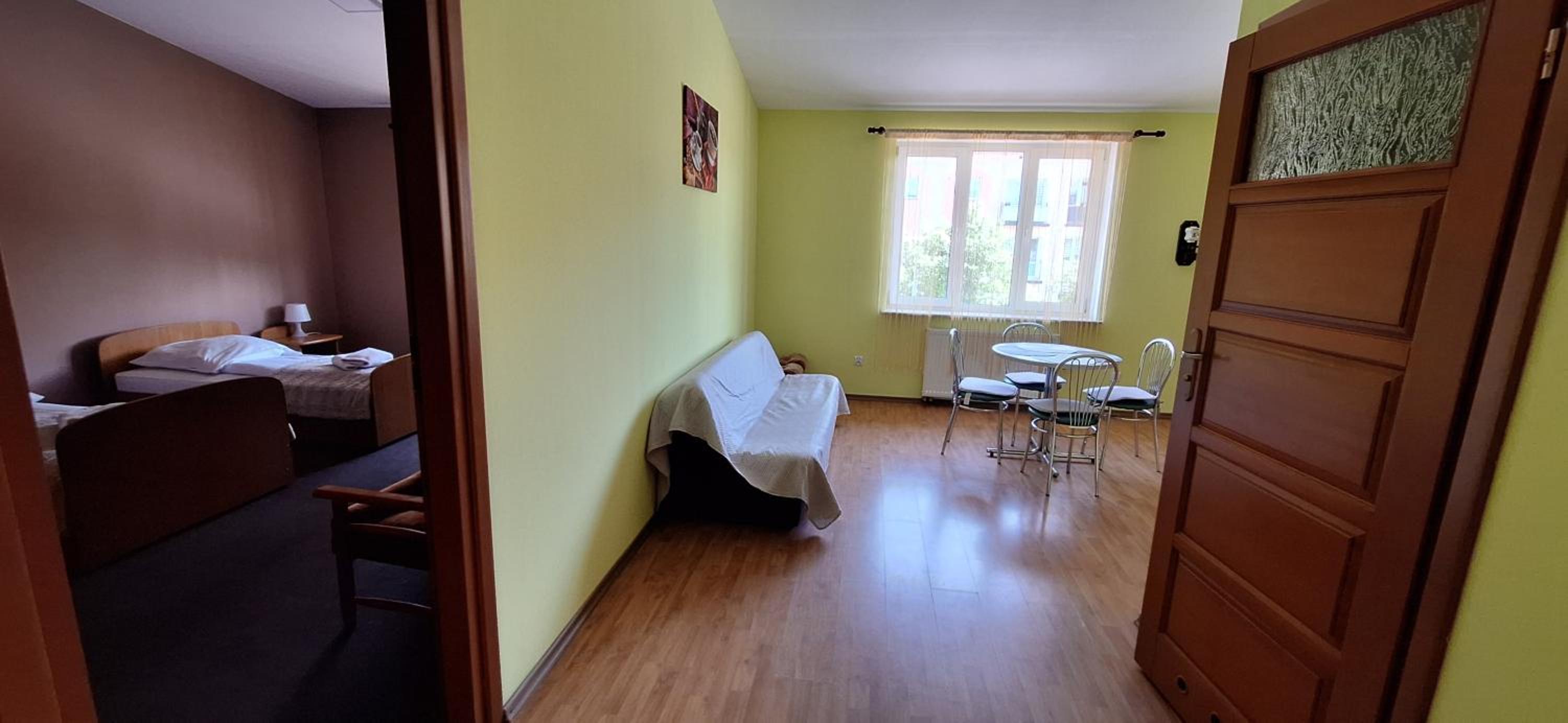 Standard Suite - Photo 4